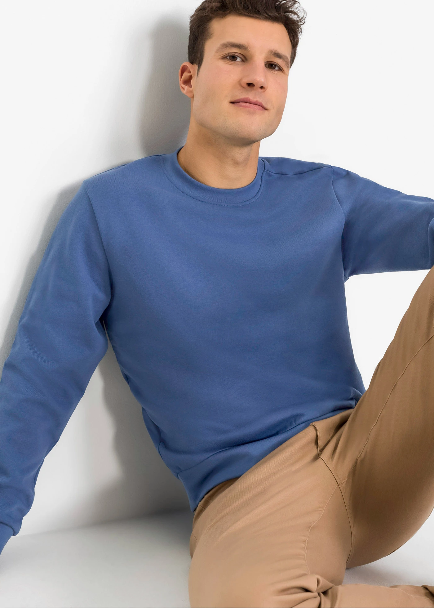 Mikina se střihem Regular Fit • světlá indigo • bonprix obchod