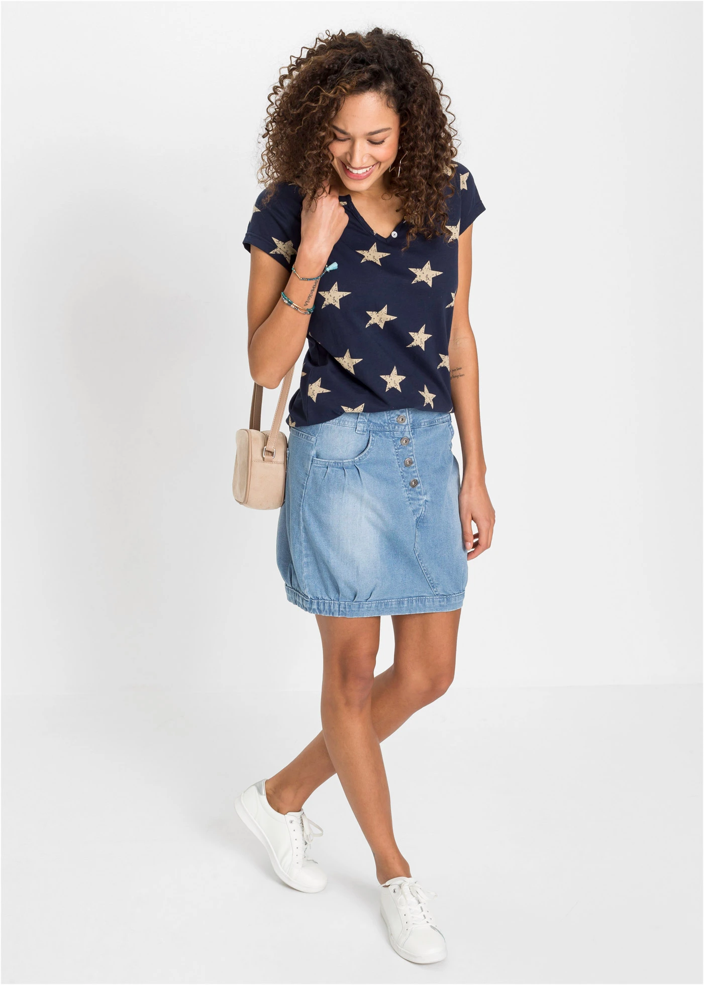 T-shirt 100% coton imprimé étoiles • bleu foncé/beige imprimé • Boutique bonprix