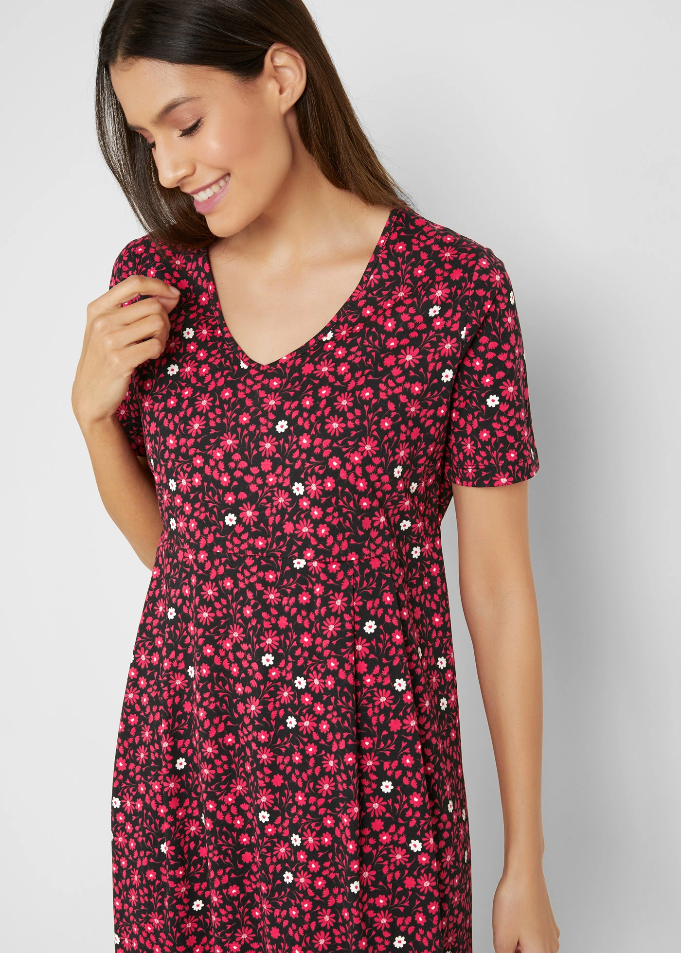 Robe midi en jersey coton • noir/rouge grenade floral • Boutique bonprix