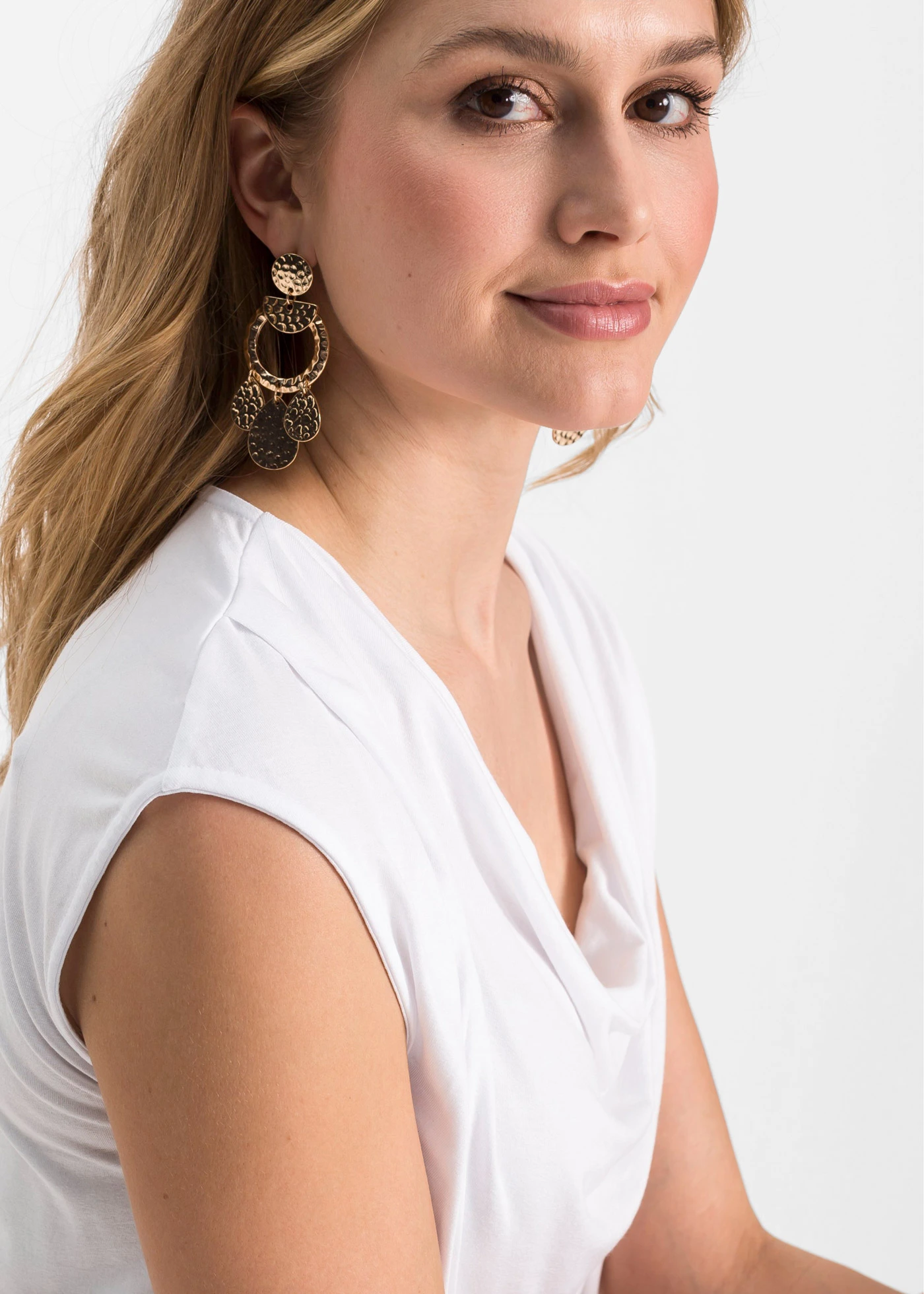 T-shirt col bénitier en viscose extensible • blanc • Boutique bonprix