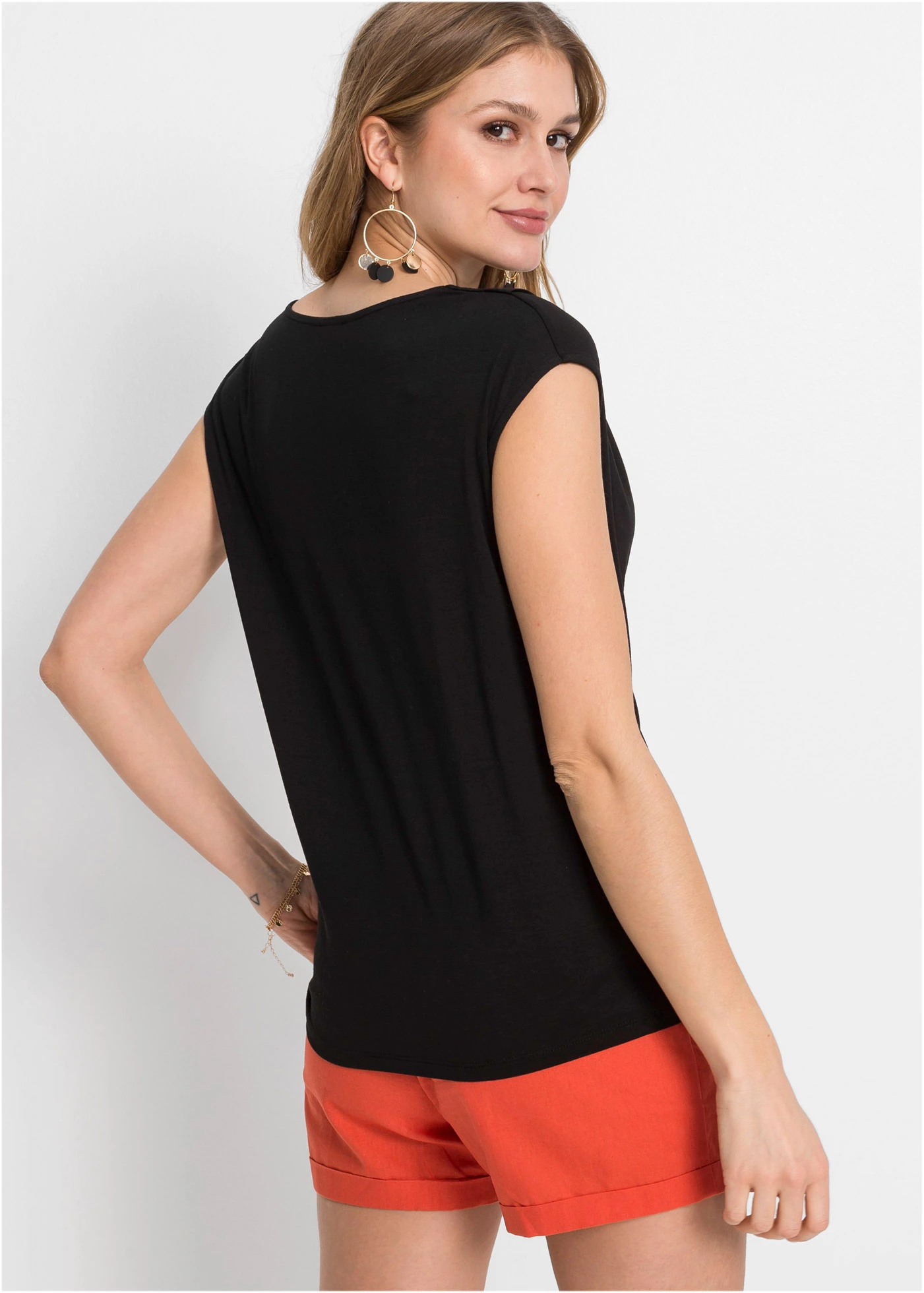 Shirt met watervalhals in een  viscosemix • zwart • bonprix online shop