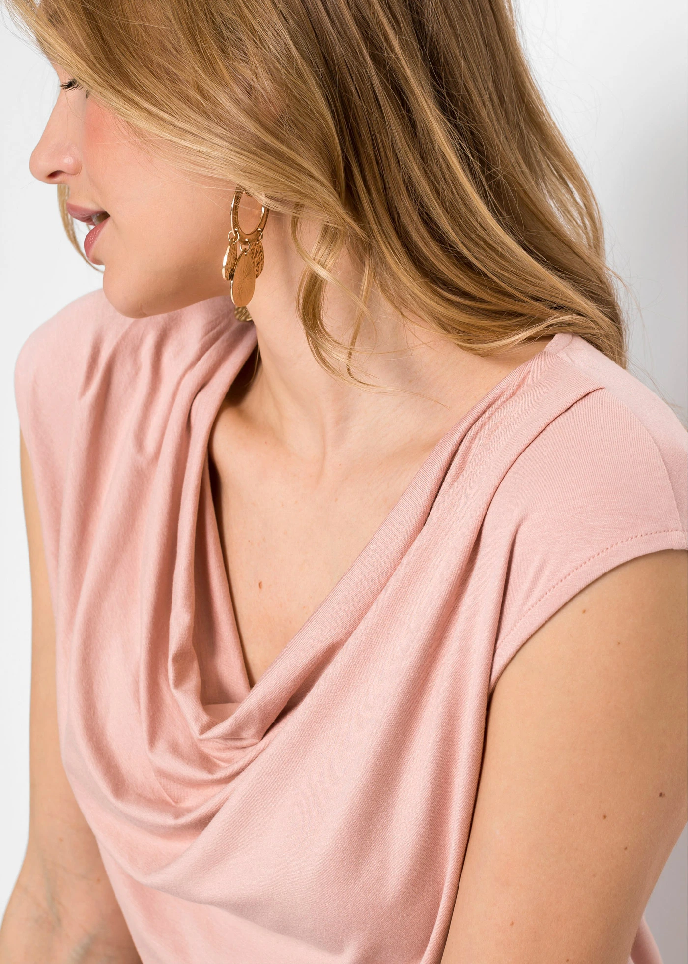 Shirt met watervalhals in een  viscosemix • vintage roze • bonprix online shop