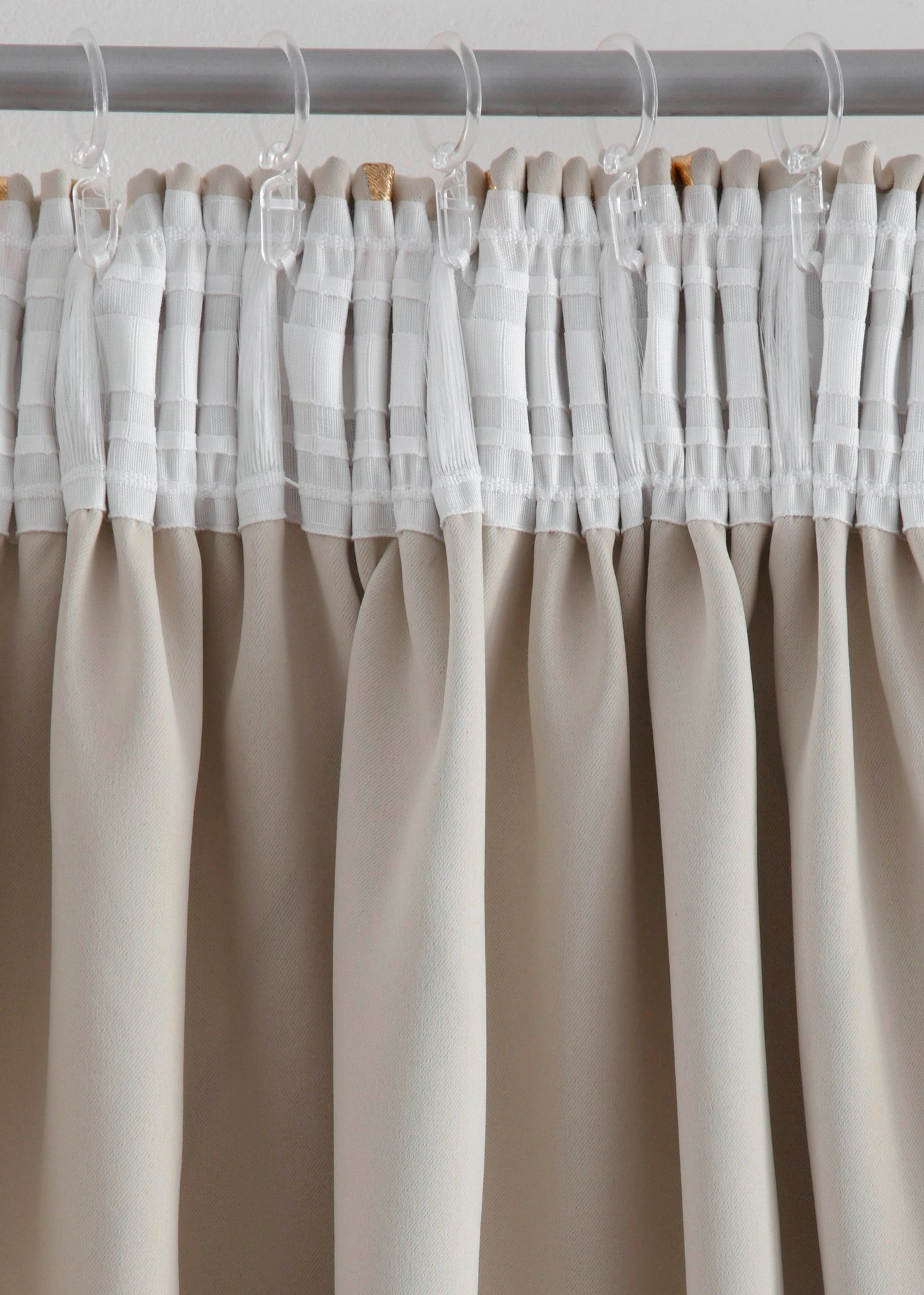 Draperie opacă suprafața lucios (1 buc.) • crem/auriu • magazin bonprix