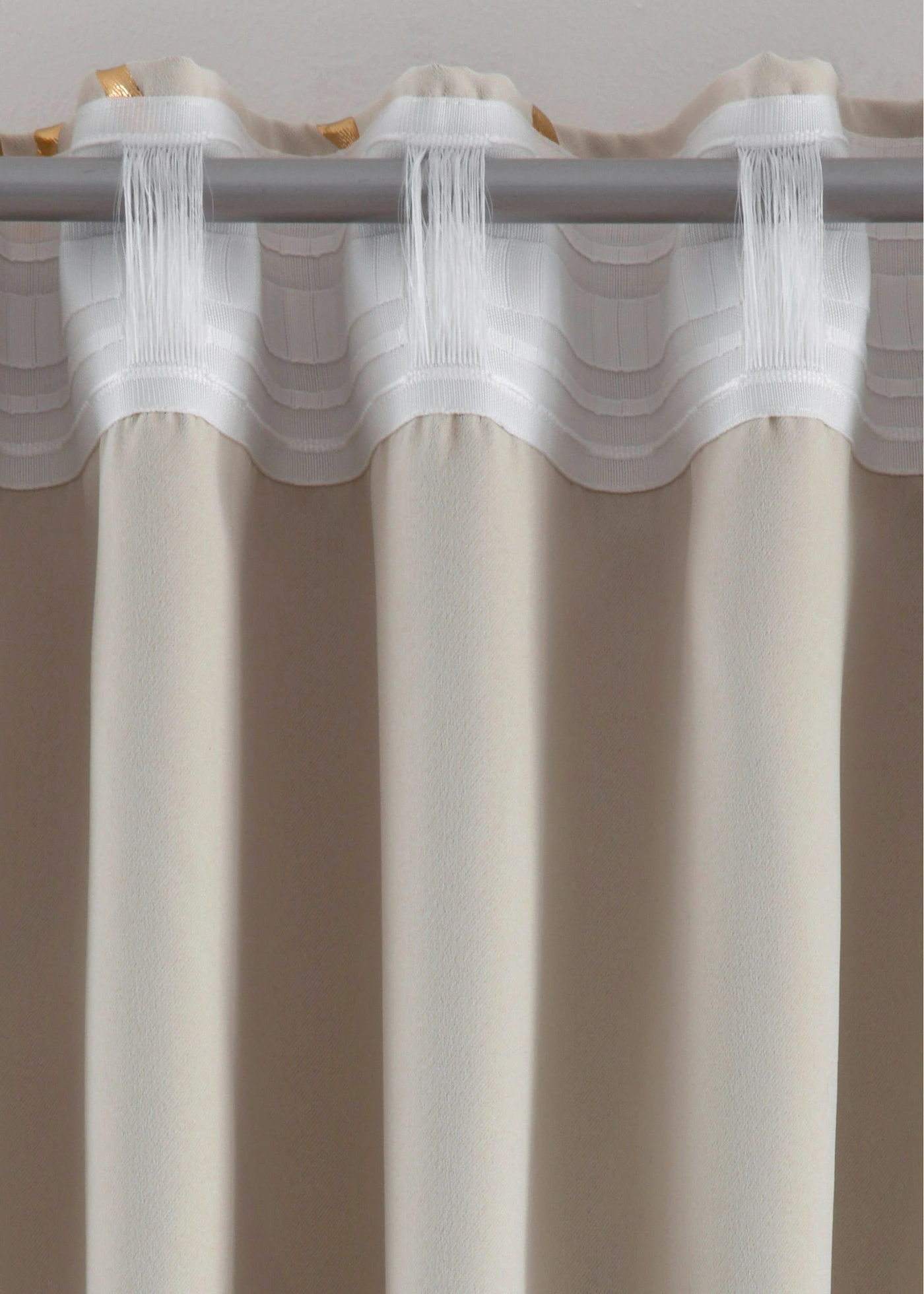 Zastiňující závěs s lesklým potiskem (1 ks v balení) • krémovo-zlatá • bonprix obchod