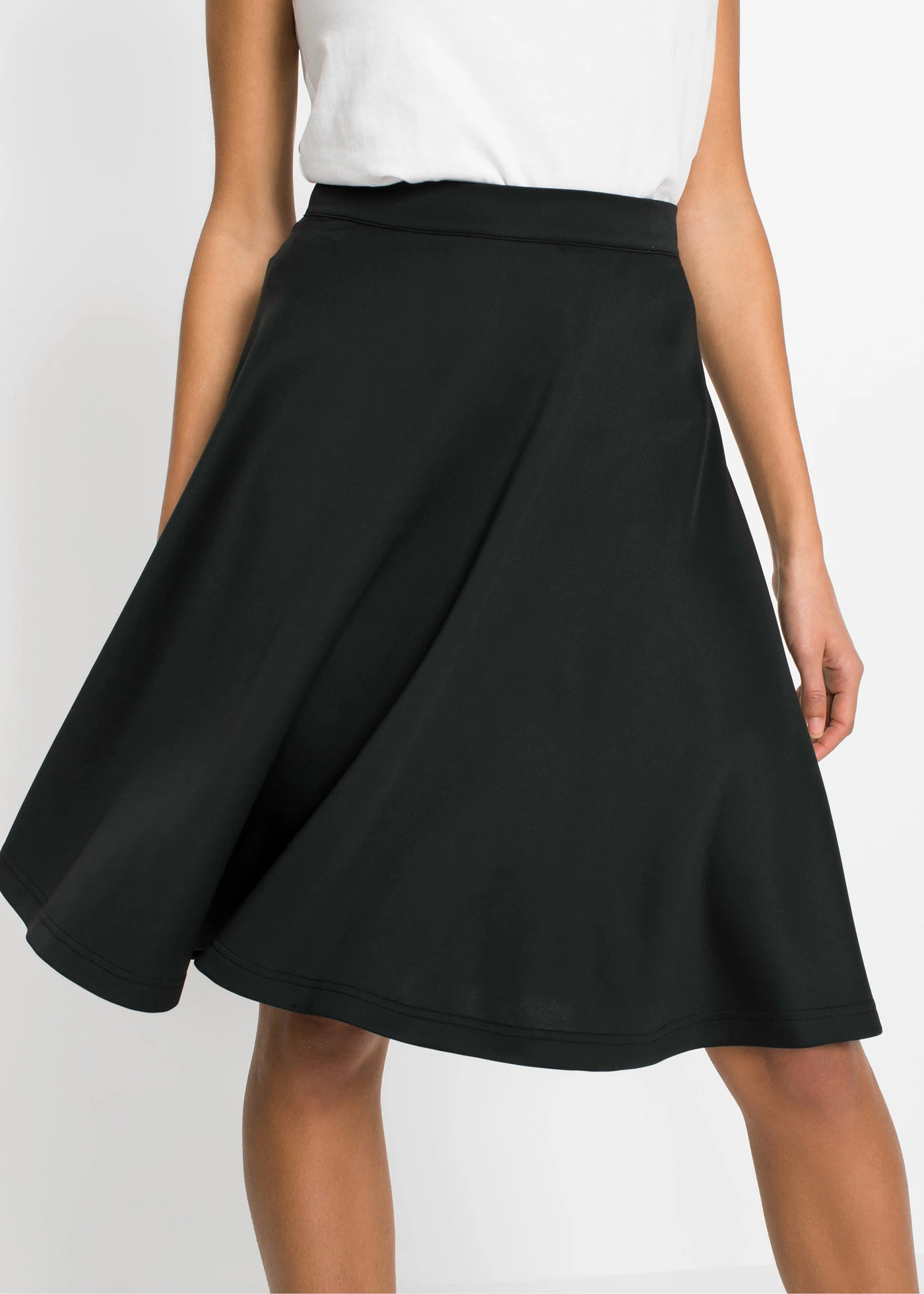 Szoknya puha Scuba anyagból • fekete • bonprix áruház