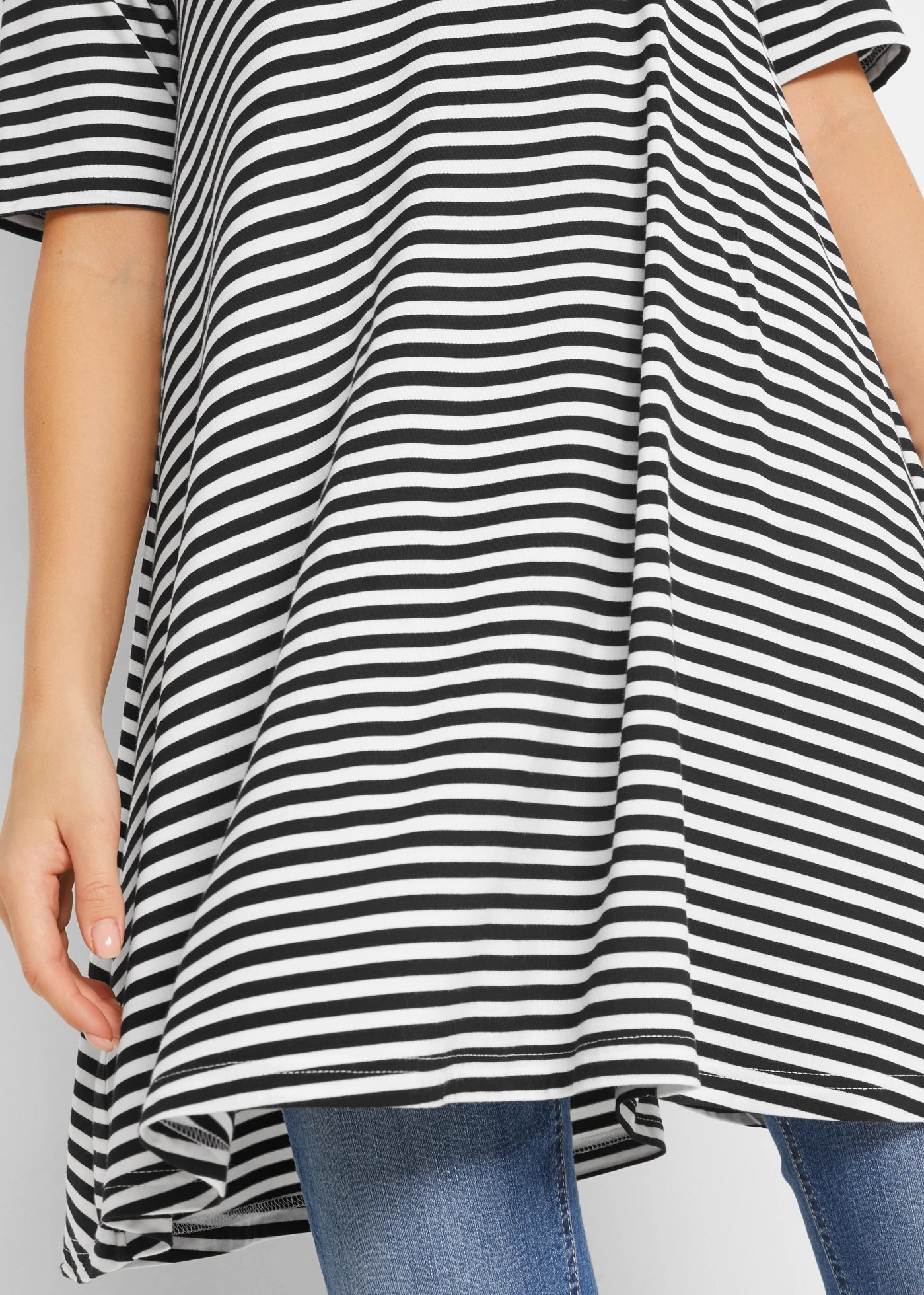 Lange shirt tuniek, korte mouw • zwart/wit gestreept • bonprix online shop