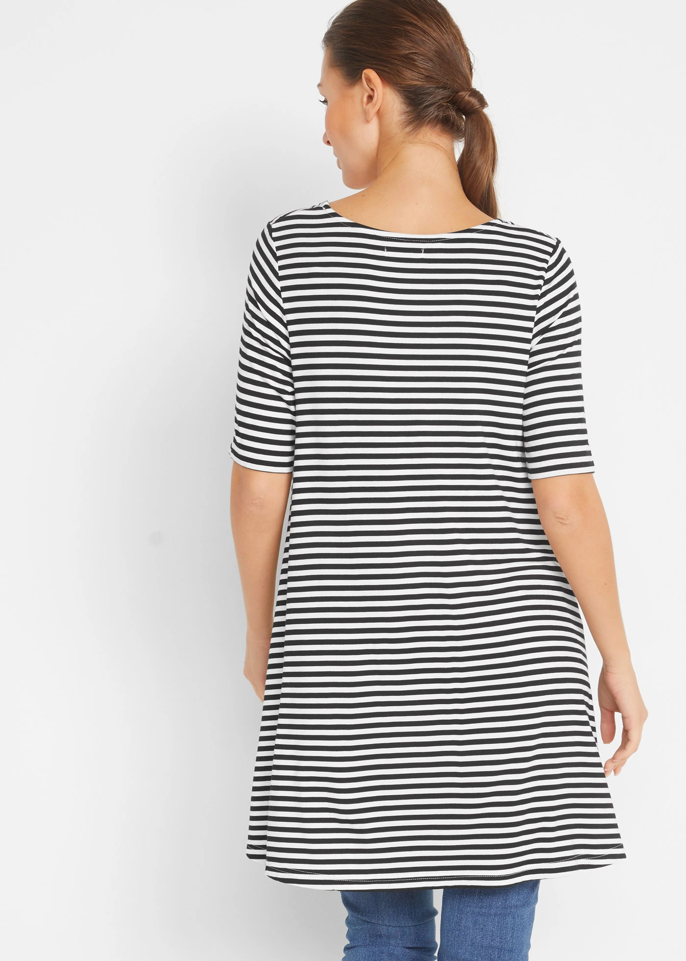 Tunique T-shirt en viscose extensible • noir/blanc rayé • Boutique bonprix