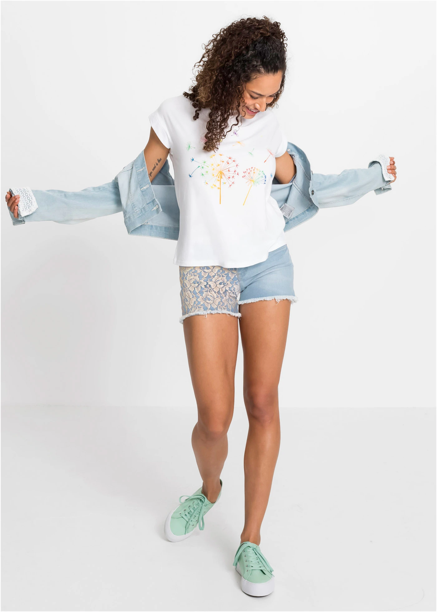 Tričko s květinovým potiskem • bílá s květinovým potiskem • bonprix obchod