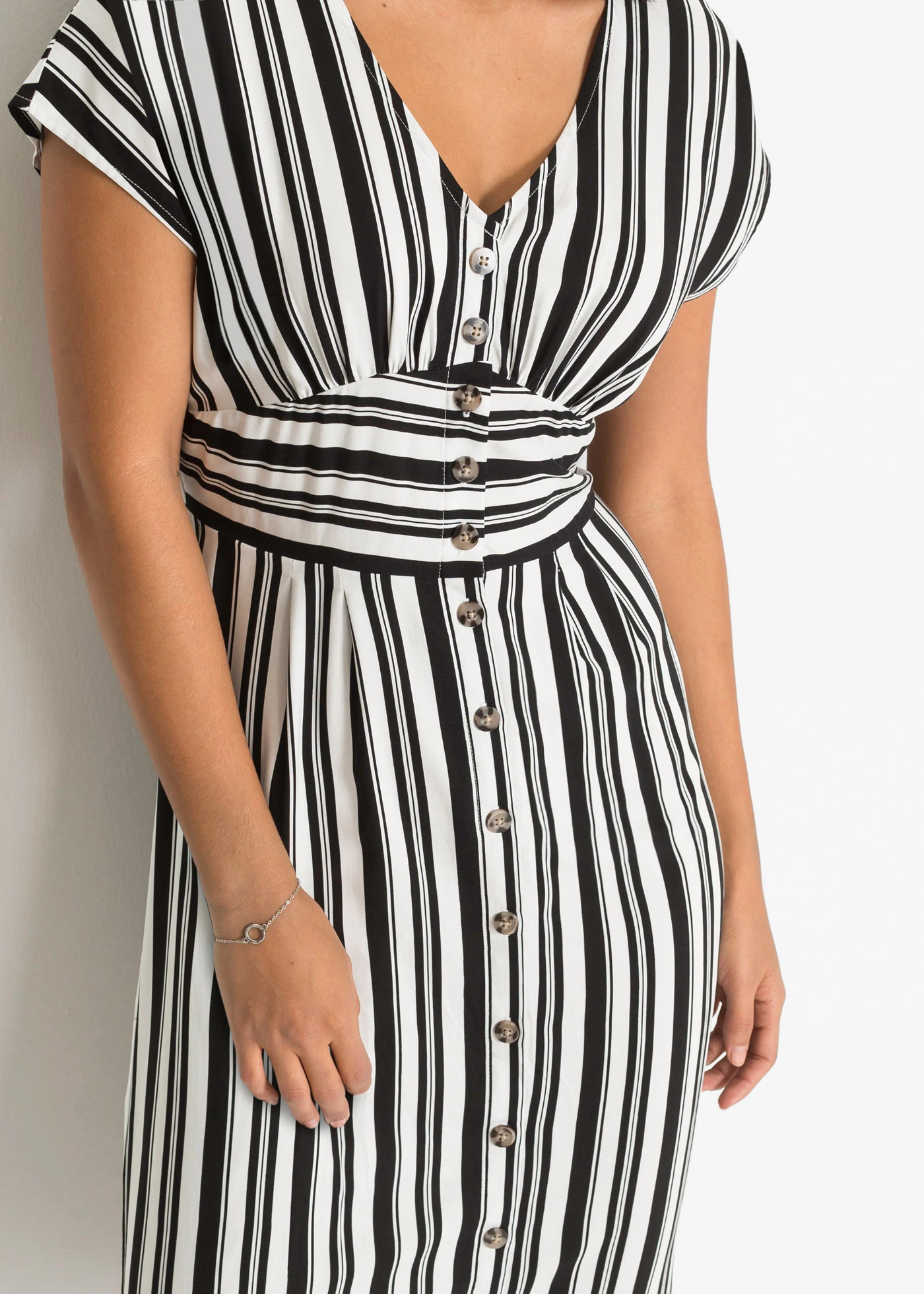 Jurk van viscose • zwart/wit gestreept • bonprix online shop