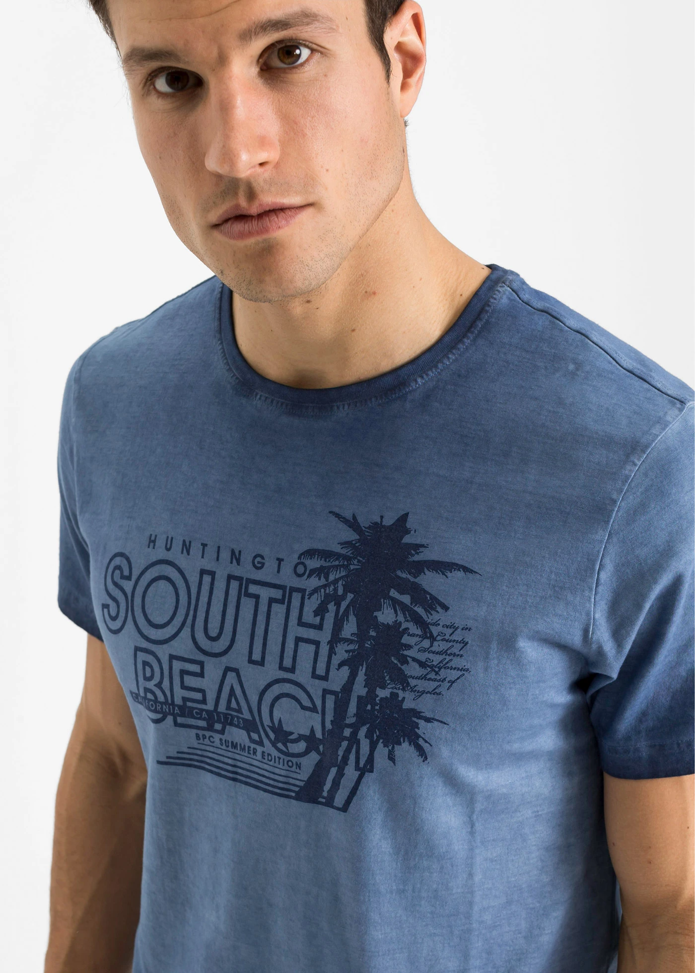 Tričko se sepraným vzhledem, z čisté organické bavlny • indigo s potiskem • bonprix obchod