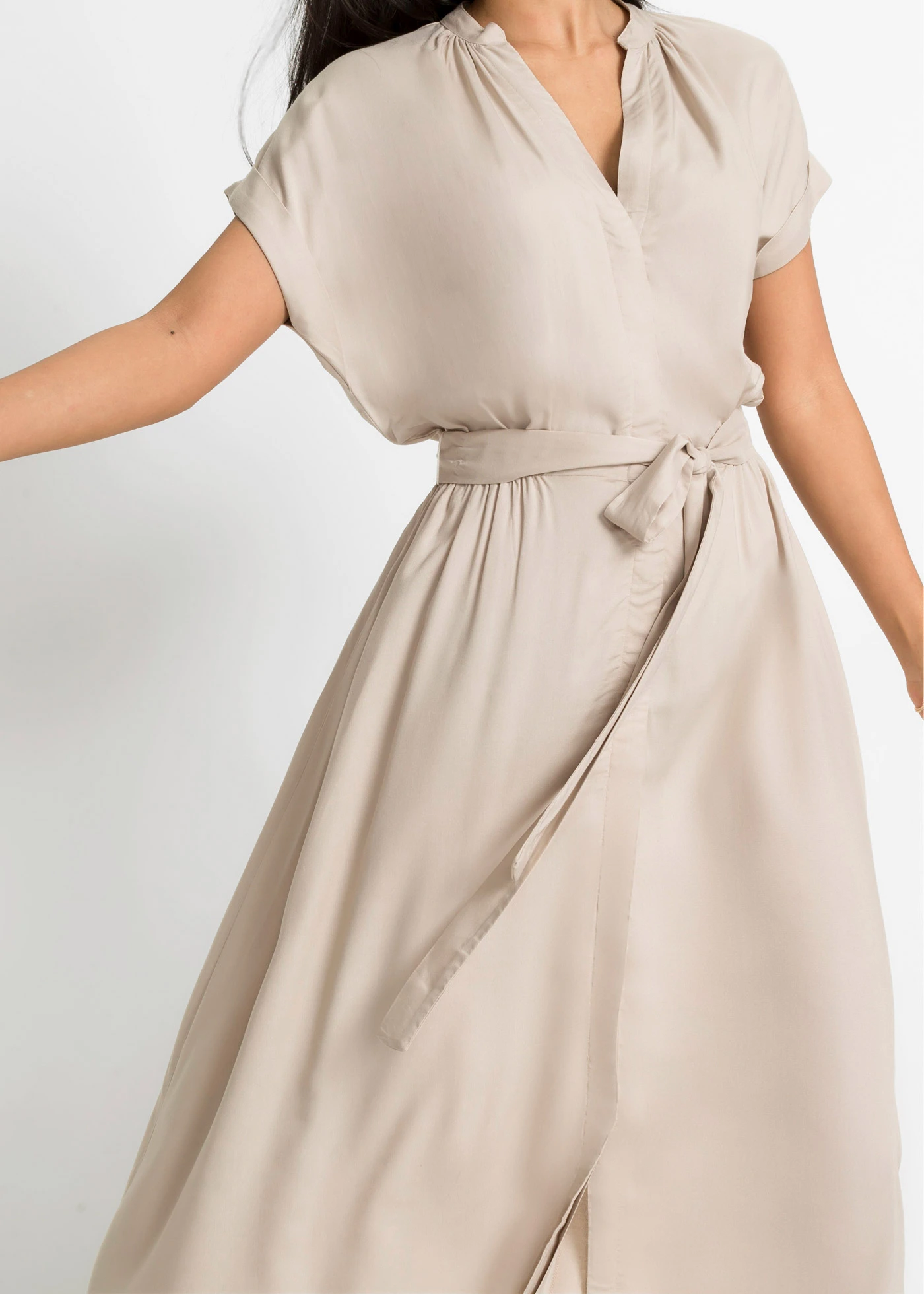 Overhemdjurk van soepelvallende viscose • beige • bonprix online shop