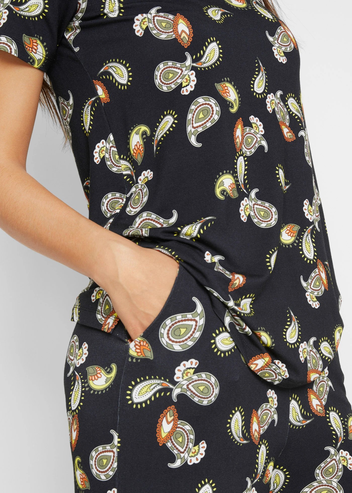 Bluzka i spodnie culotte z lejącej wiskozy (komplet dwuczęściowy) • czarny ze wzorem paisley • sklep bonprix