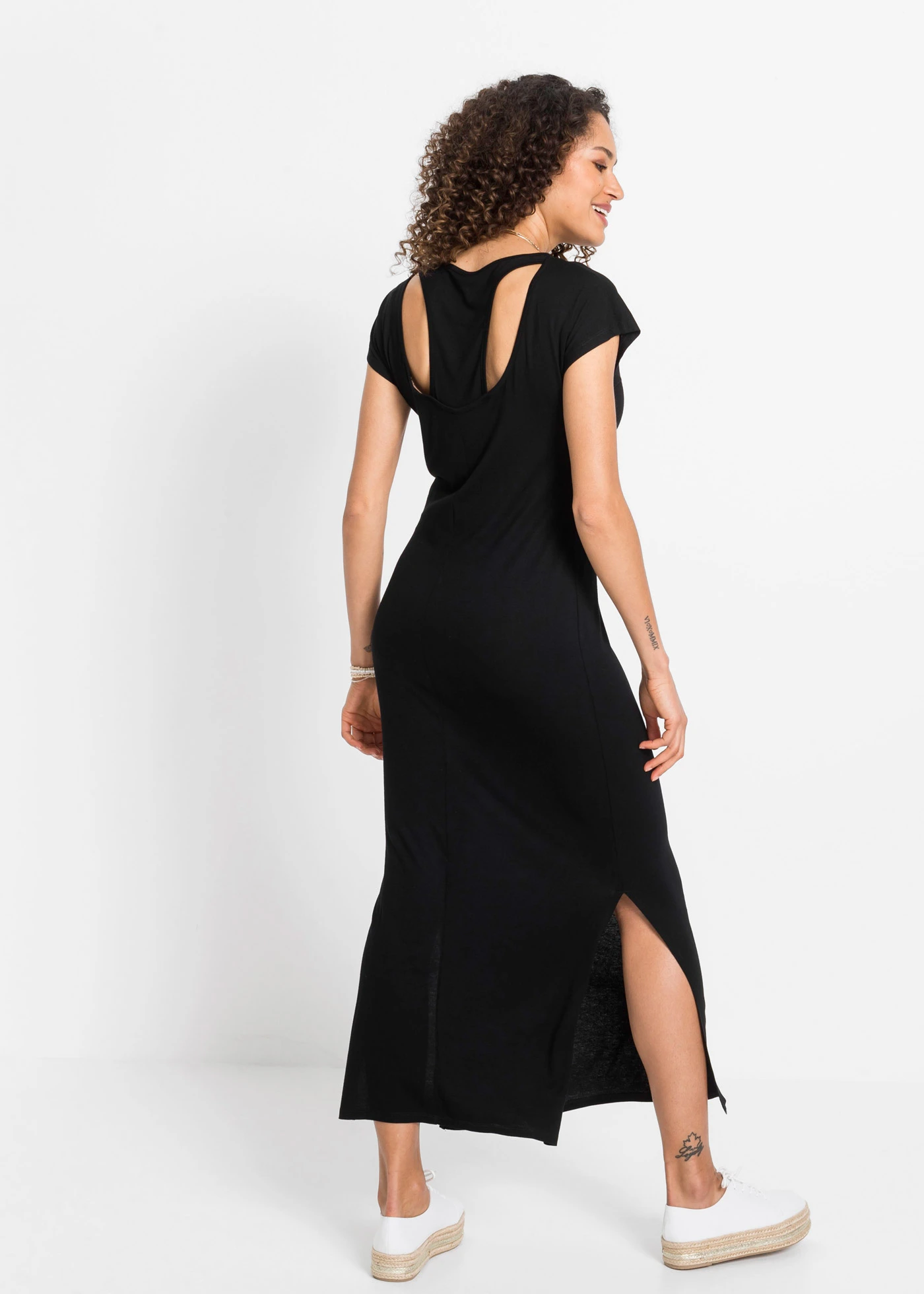 Robe fluide en jersey viscose extensible • noir • Boutique bonprix