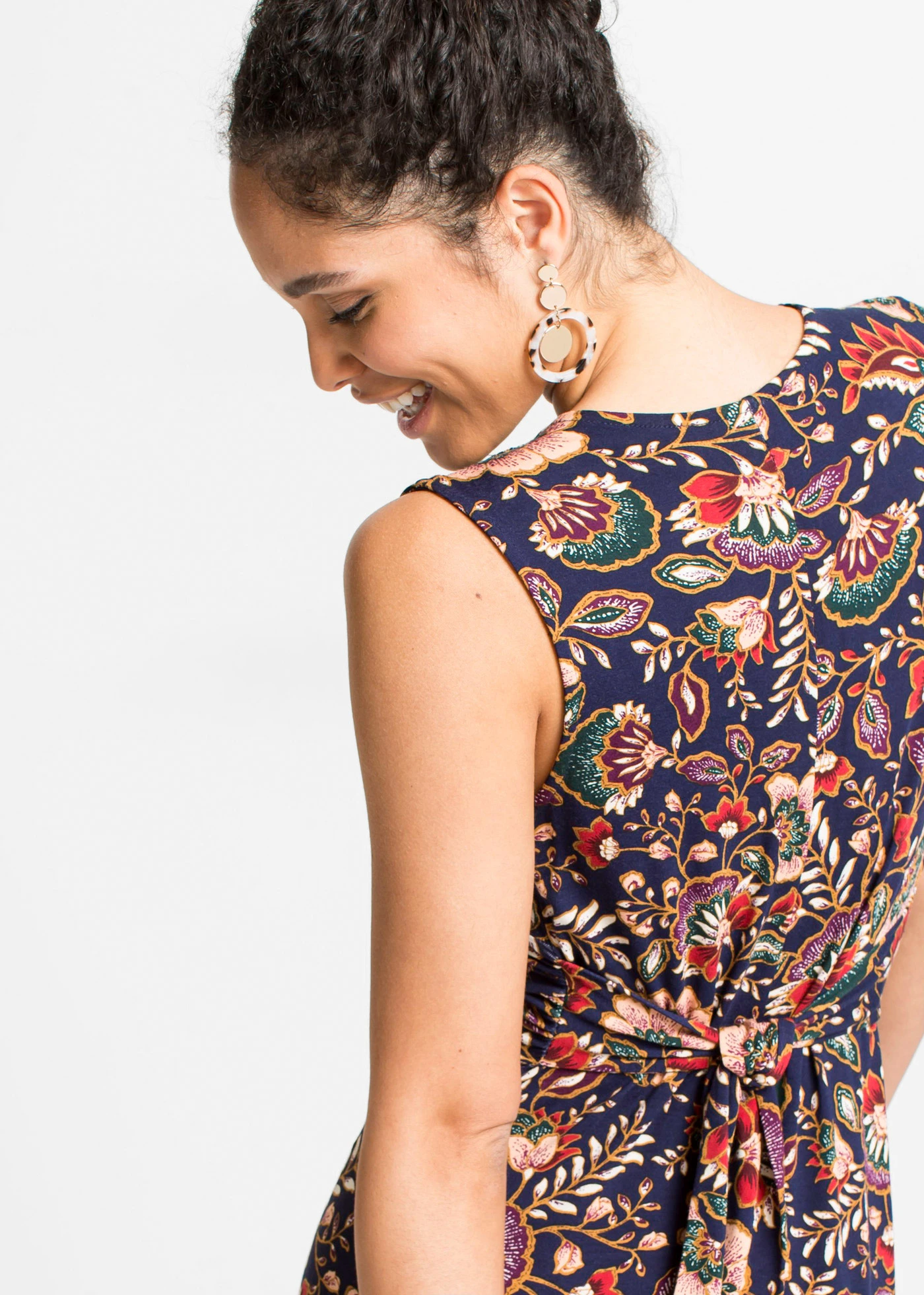 Robe longue en viscose extensible • bleu foncé floral • Boutique bonprix