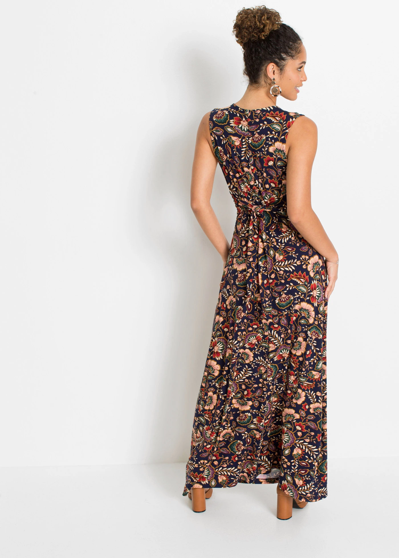 Maxi jurk van een viscosemix • donkerblauw gebloemd • bonprix online shop