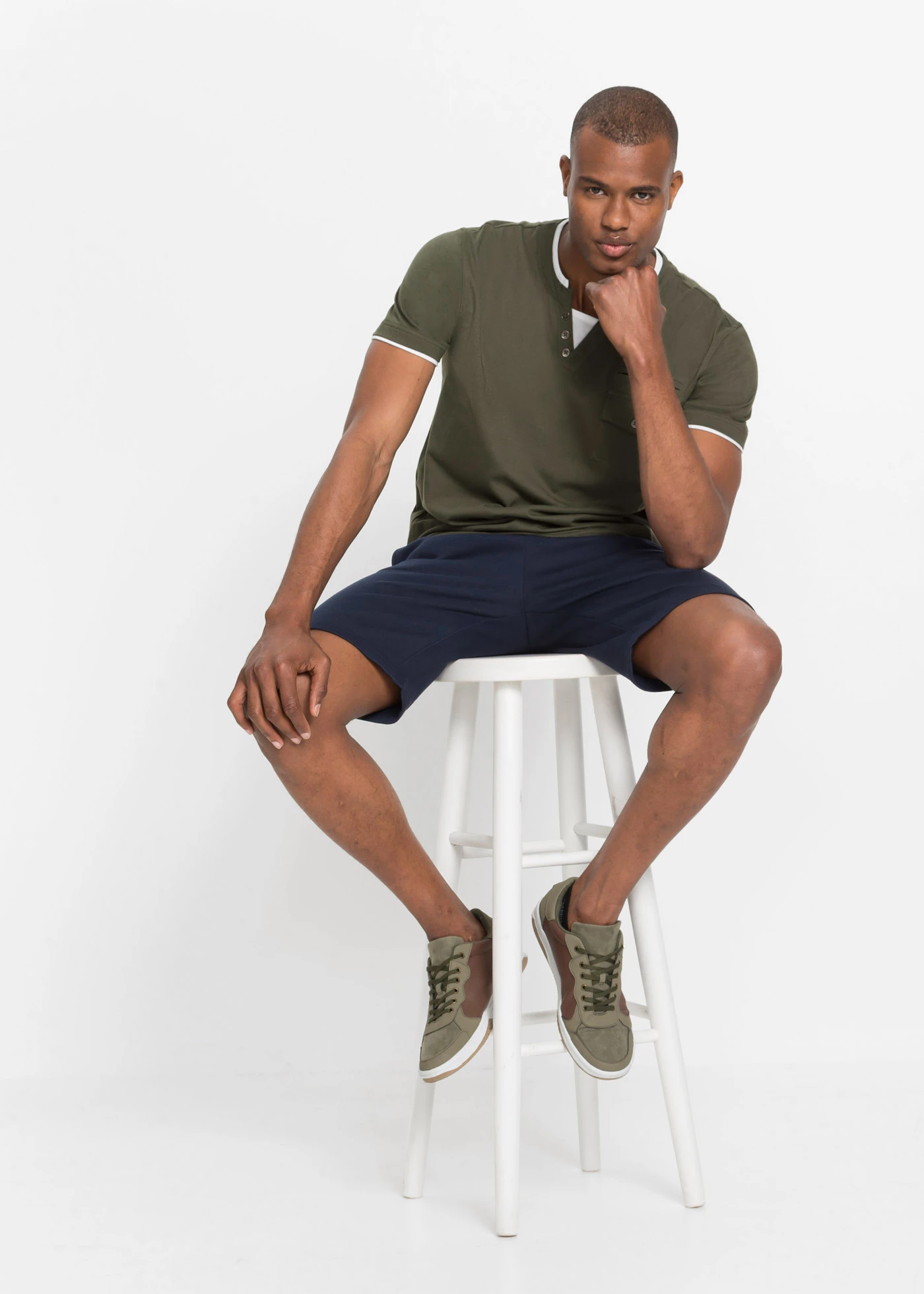 Bermude casual • bleumarin • magazin bonprix