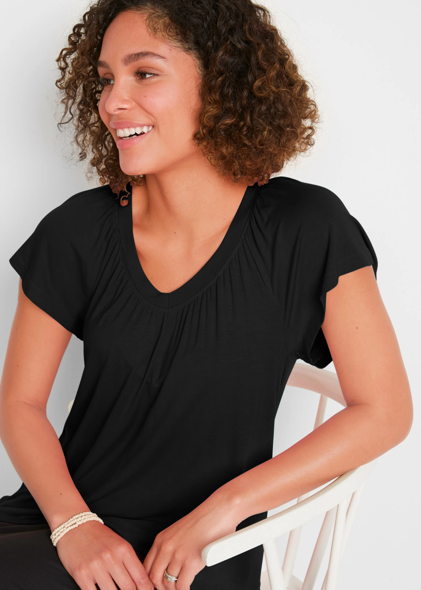 T-shirt en viscose extensible • noir • Boutique bonprix