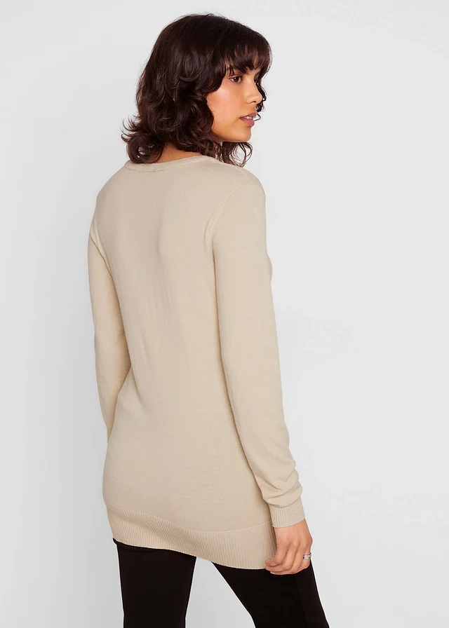 Pull long basique en fine maille à col V • sable clair • product-page.page-title-suffix