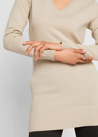 Dlouhý základní svetr s výstřihem do V, jemná pletenina • světle písková • bonprix obchod