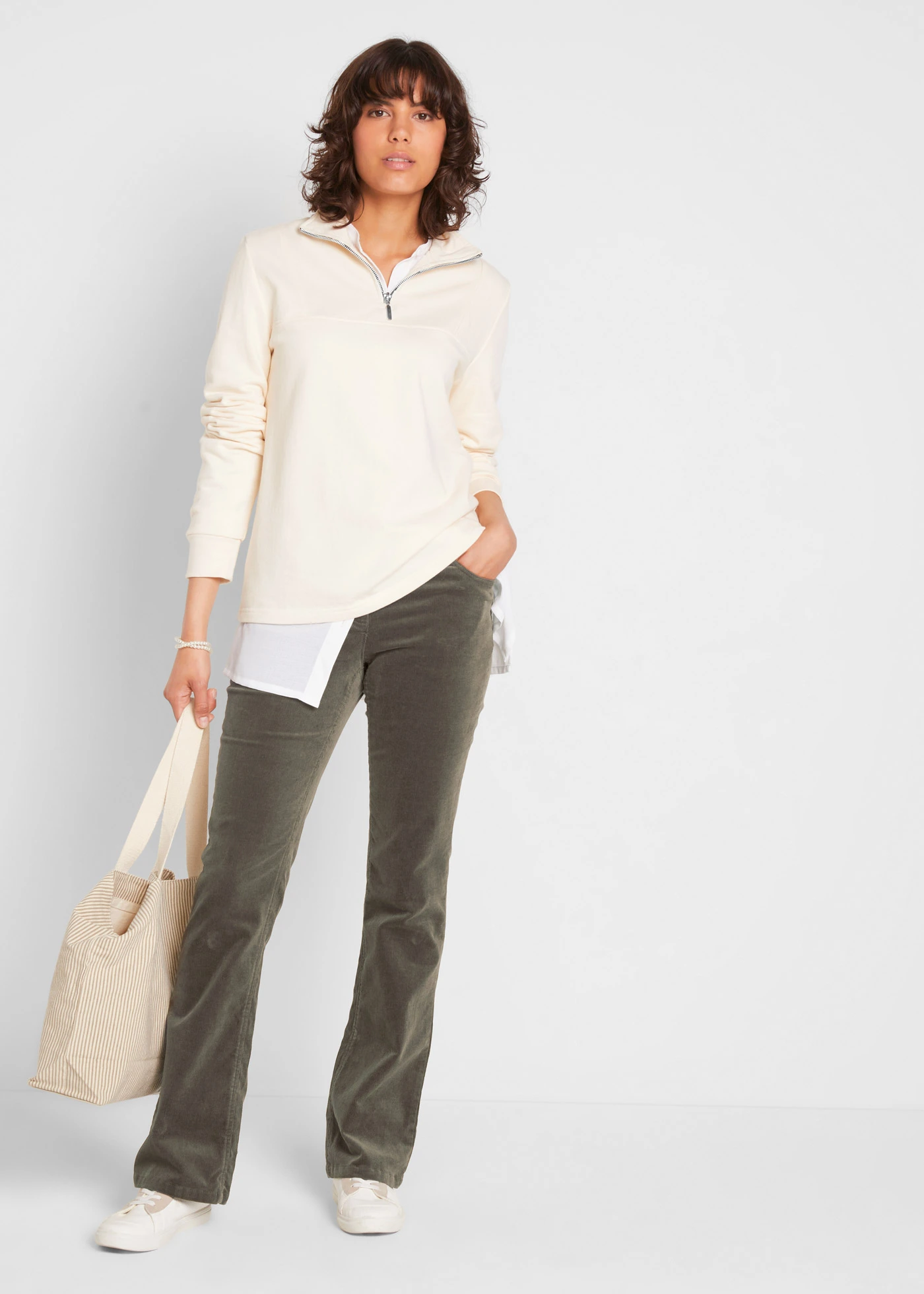Pantalon bootcut en velours de coton côtelé extensible • olive foncé • Boutique bonprix