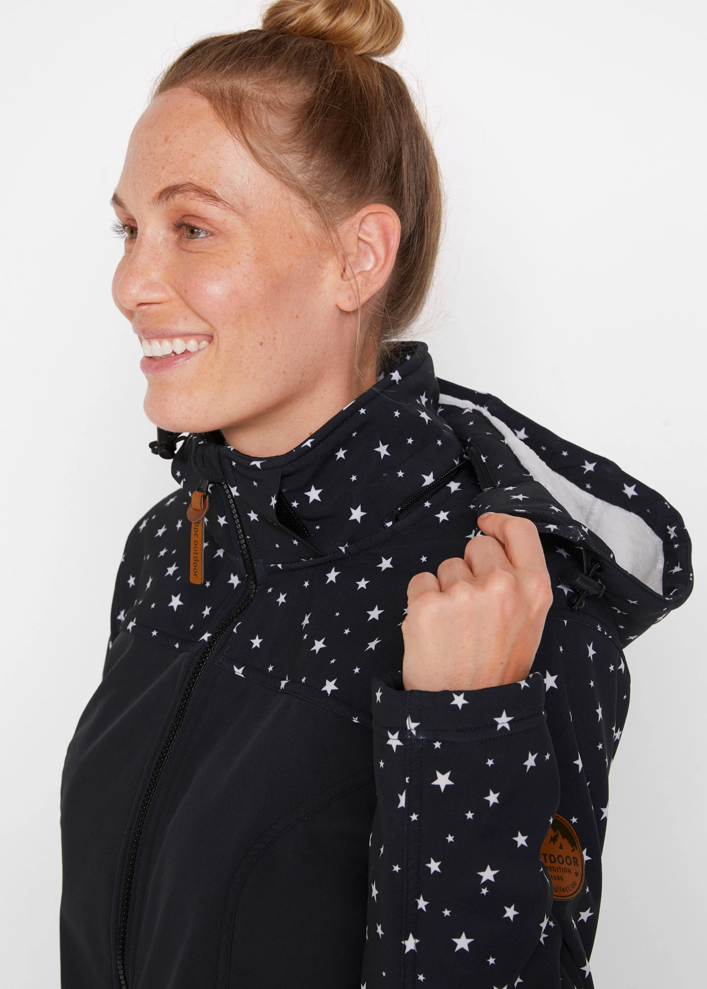 Parka funkcyjna softshell na podszewce z miękkiego polaru • czarny z nadrukiem • sklep bonprix