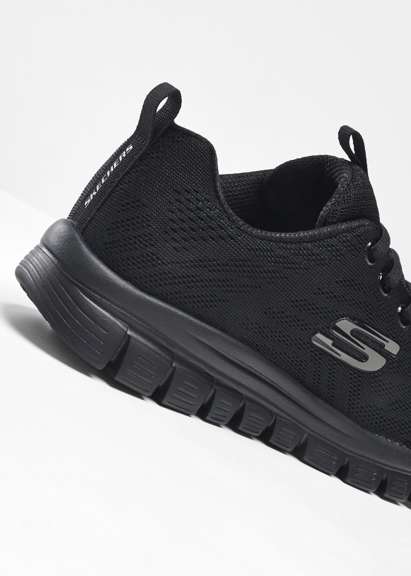 Pohodlné tenisky značky Skechers s paměťovou pěnou • černá • bonprix obchod