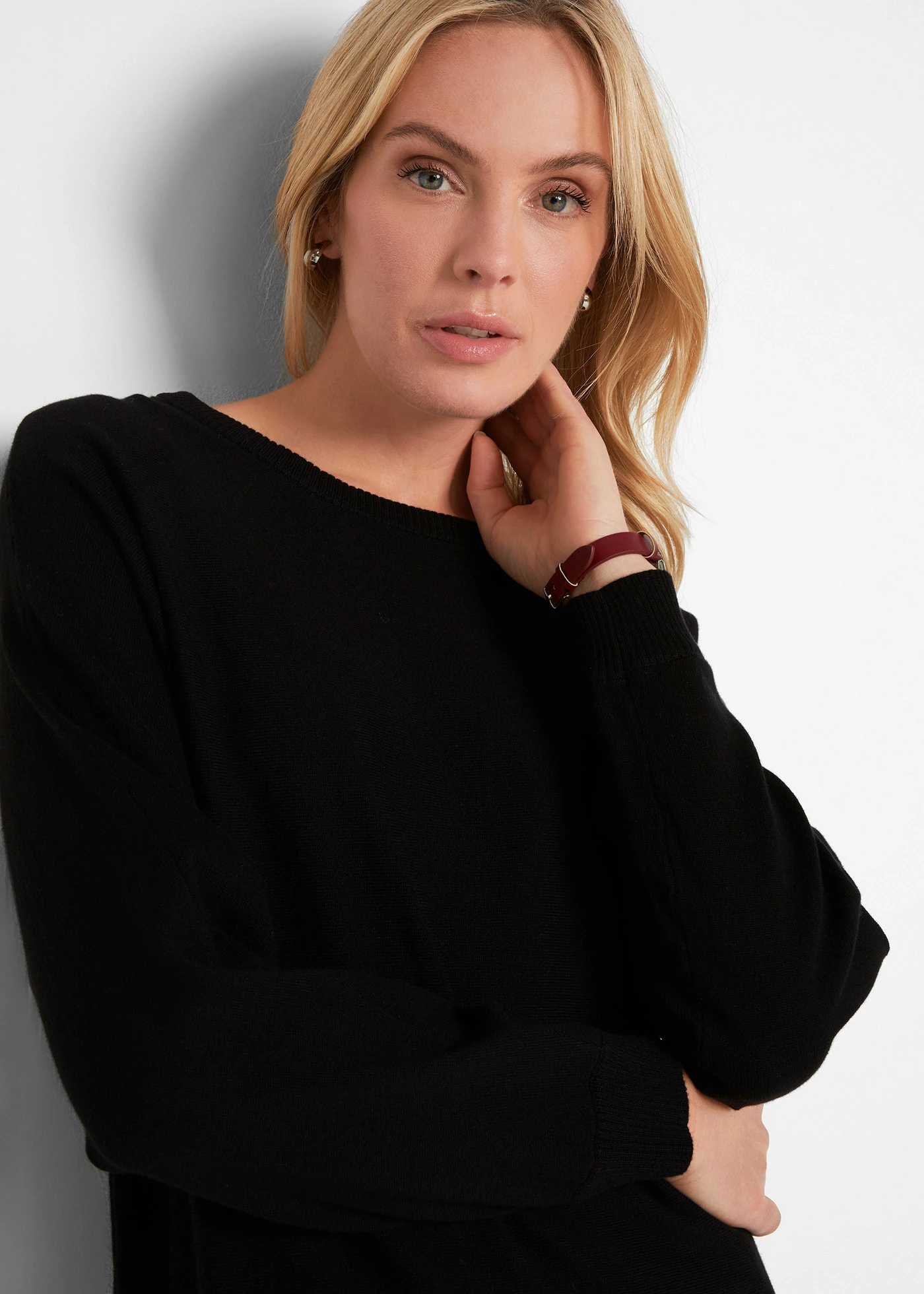 Svetr s netopýřími rukávy • černá • bonprix obchod