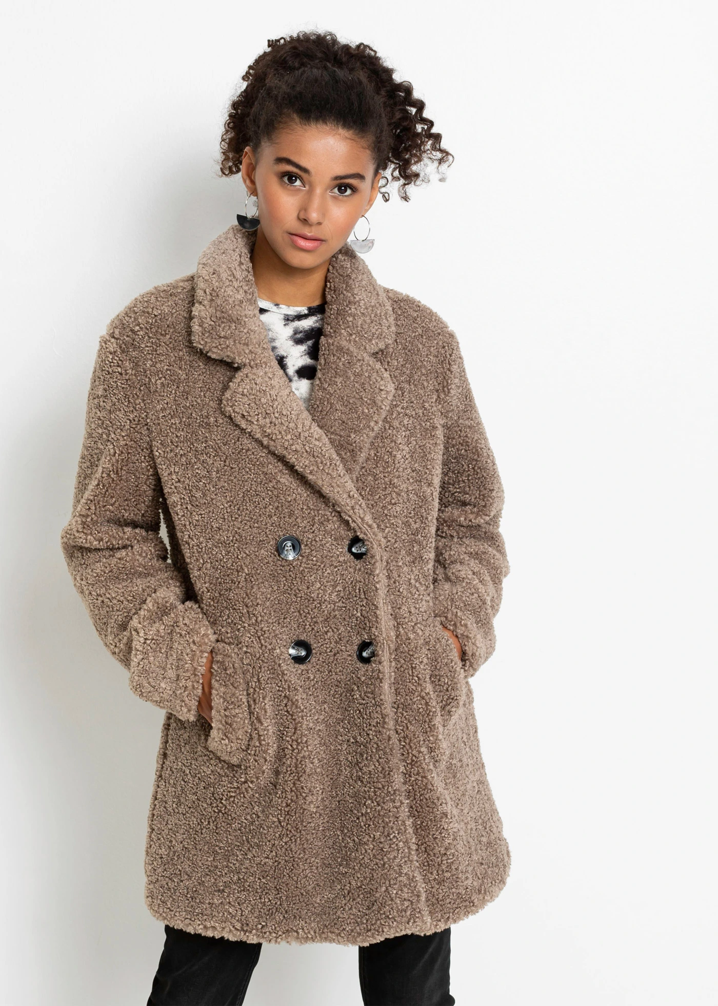 Manteau court oversize • taupe • Boutique bonprix