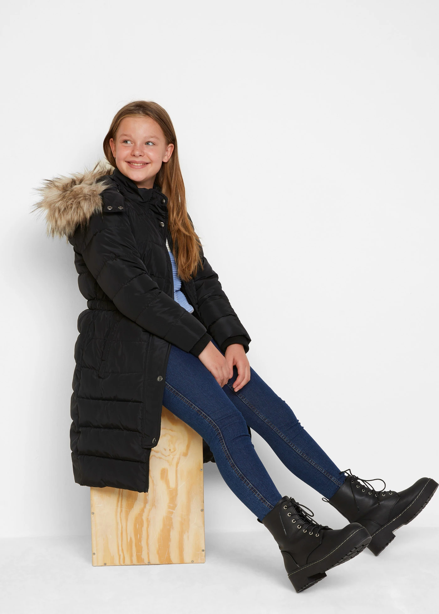 Lange gewatteerde winterjas met afneembare capuchon • zwart • bonprix online shop