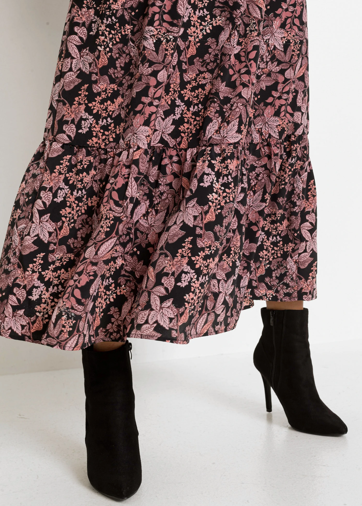 Maxi jurk van puur viscose • zwart-roze gebloemd • bonprix online shop