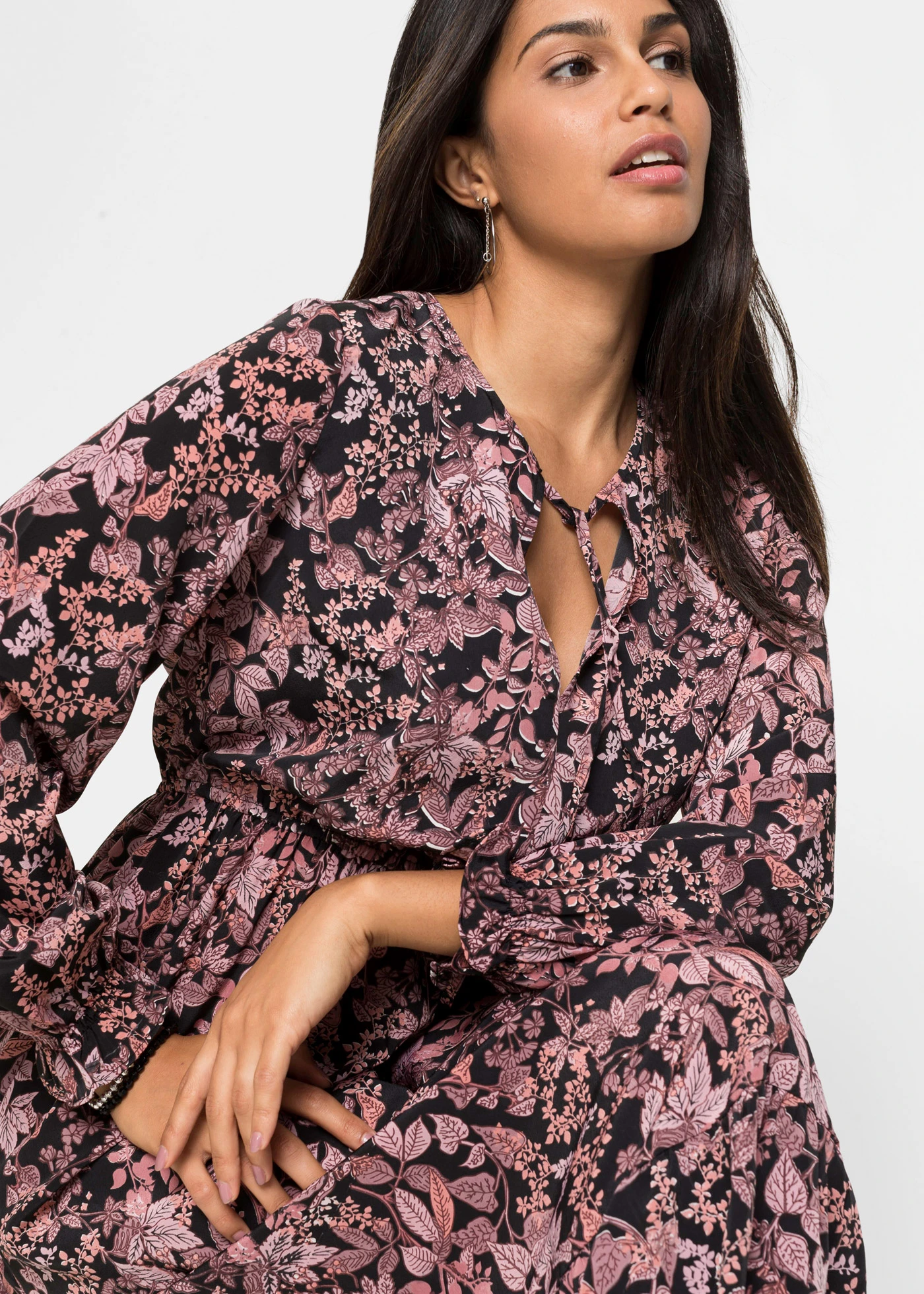 Rochie maxi din viscoză 100% • negru/roz floral • magazin bonprix