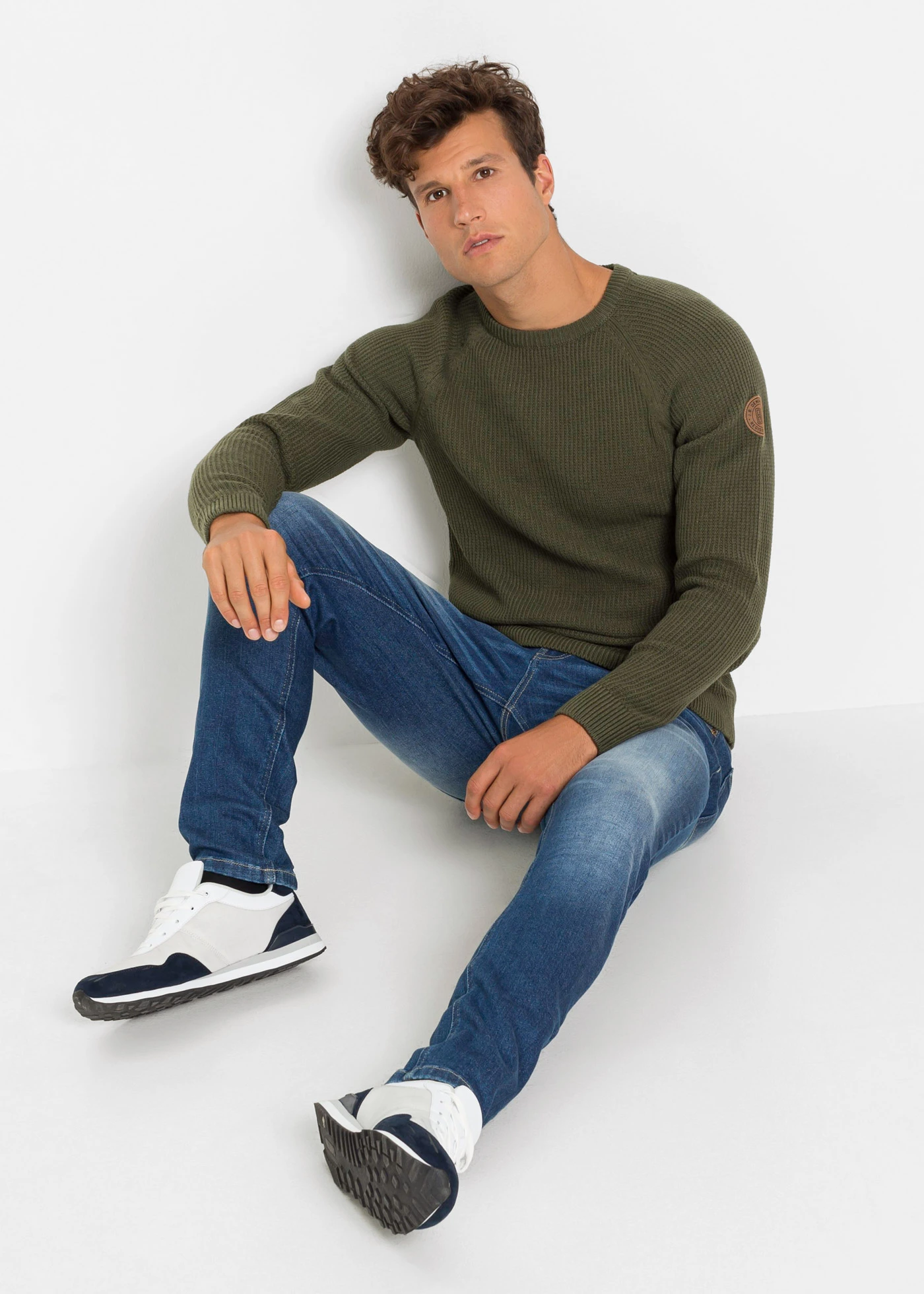 Svetr z hrubé pleteniny s recyklovanou bavlnou • tmavě olivová • bonprix obchod