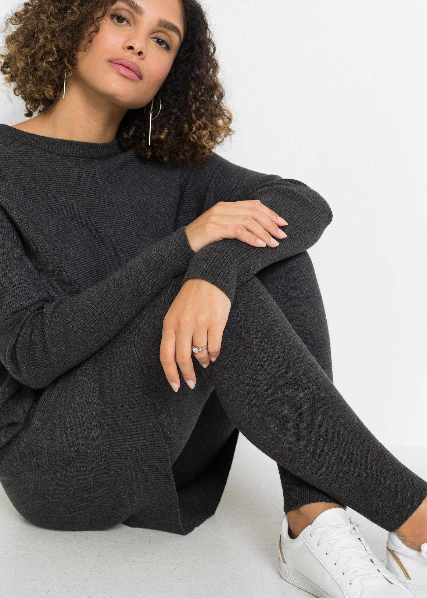 Pull long en viscose mélangée • anthracite chiné • Boutique bonprix