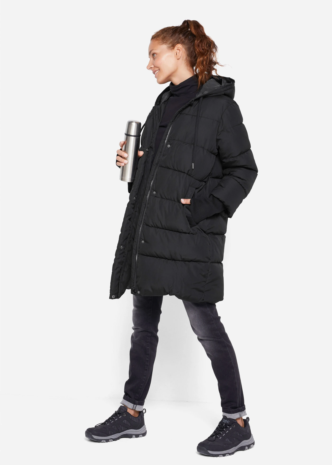 Gewatteerde, lange outdoor jas, waterafstotend • zwart • bonprix online shop