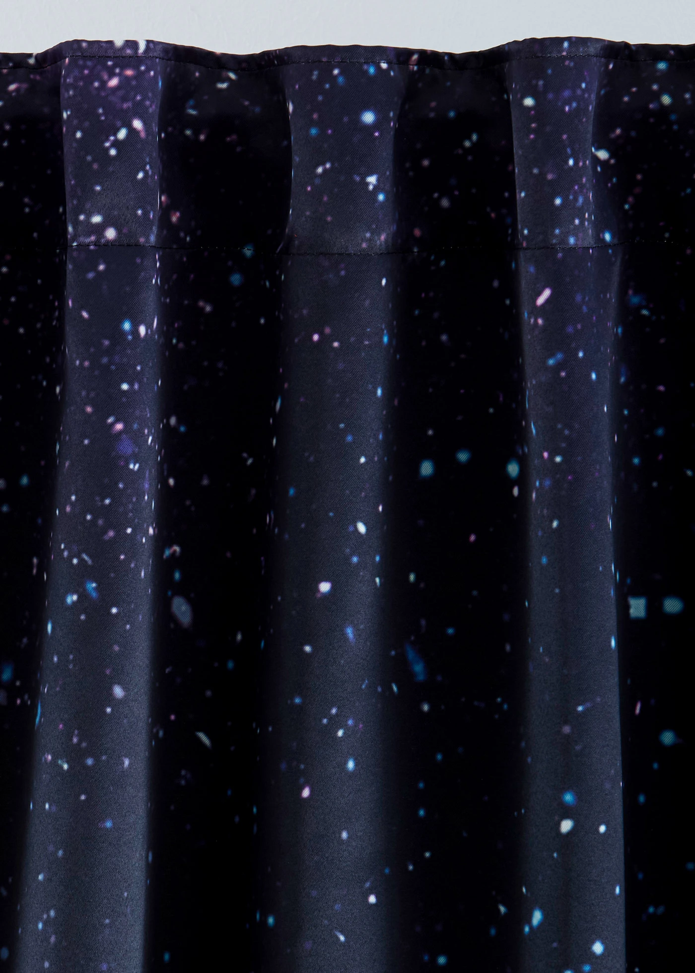 Verduisterend gordijn met print (1 stuk) • zwart/blauw • bonprix online shop