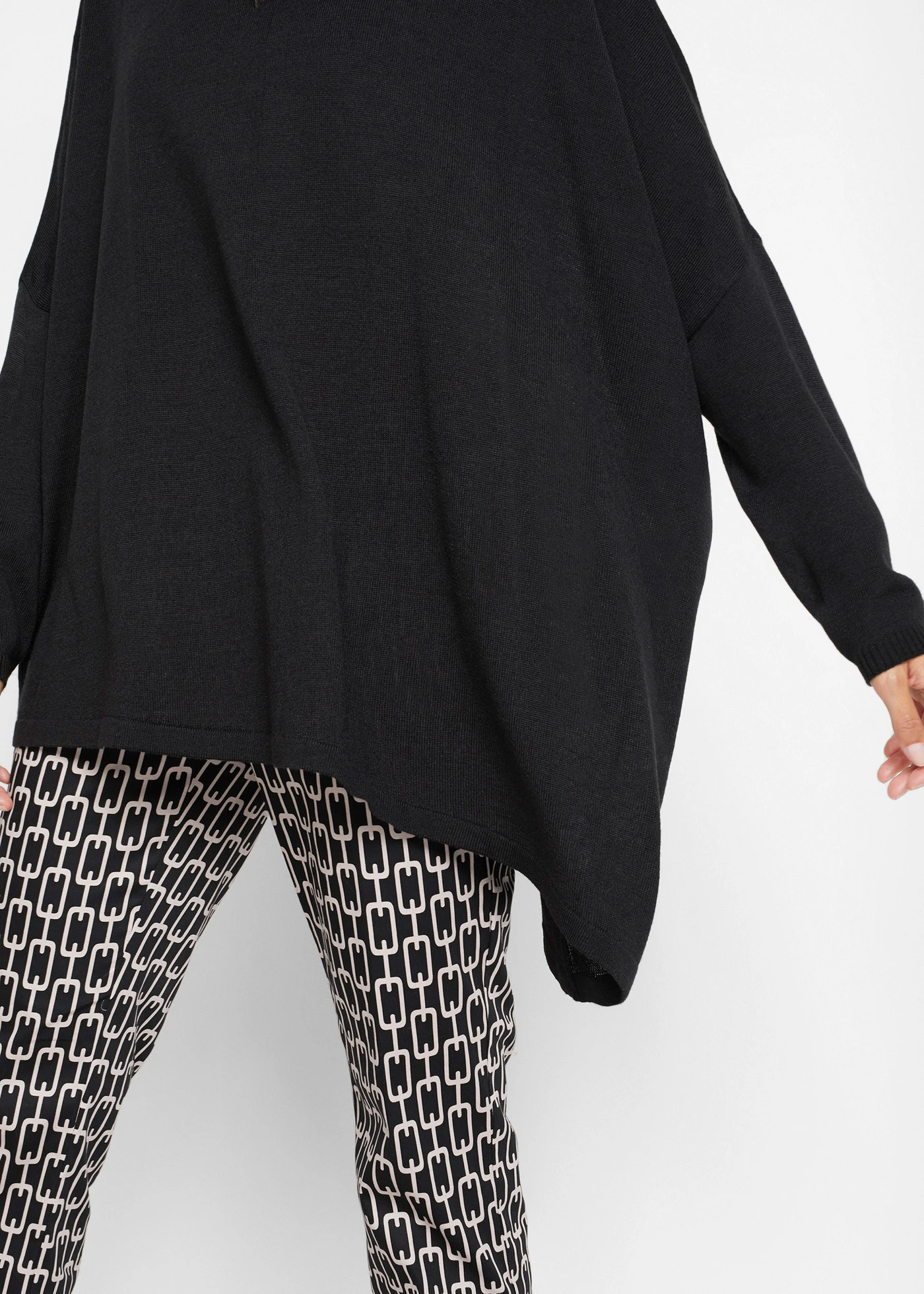 Pull-poncho asymétrique à col roulé • noir • Boutique bonprix