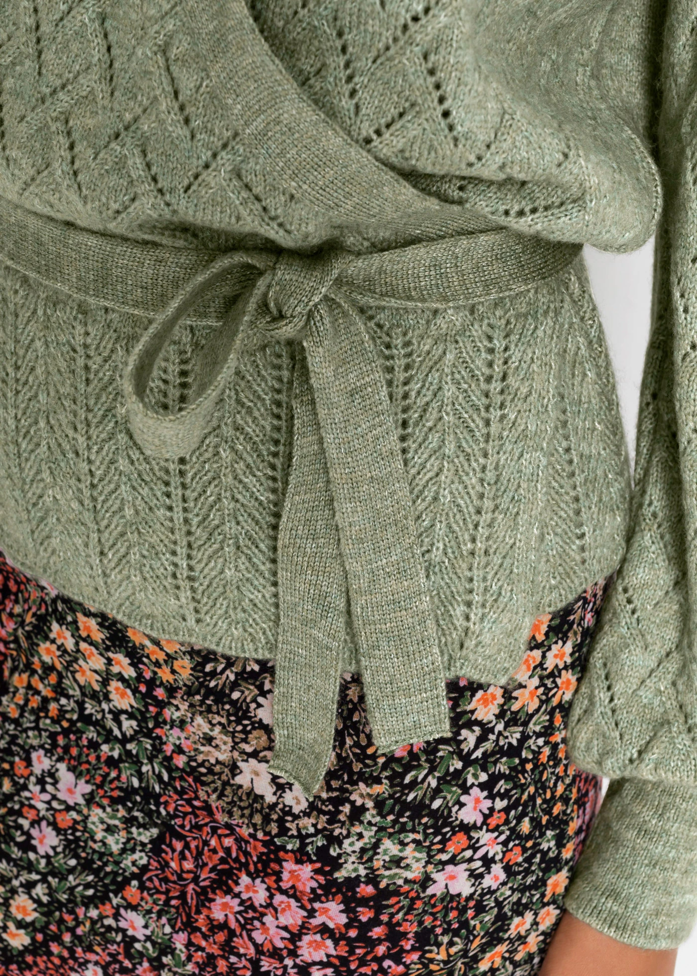 Wikkeltrui met pofmouwen • lichtgroen • bonprix online shop