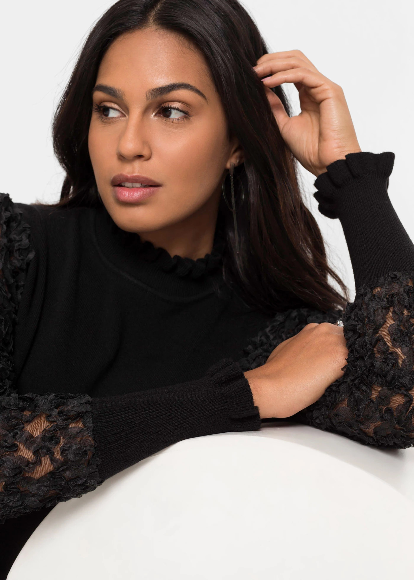 Pulover cu guler rulat, din amestec moale de viscoză • negru • magazin bonprix