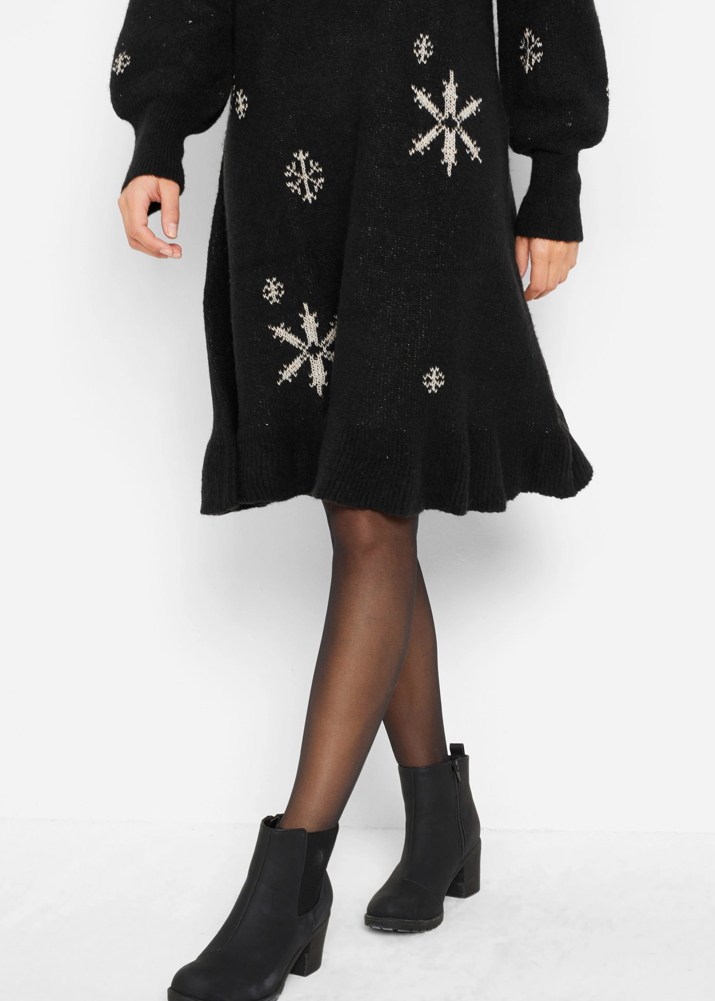 Robe en maille avec flocons de neige • noir • Boutique bonprix