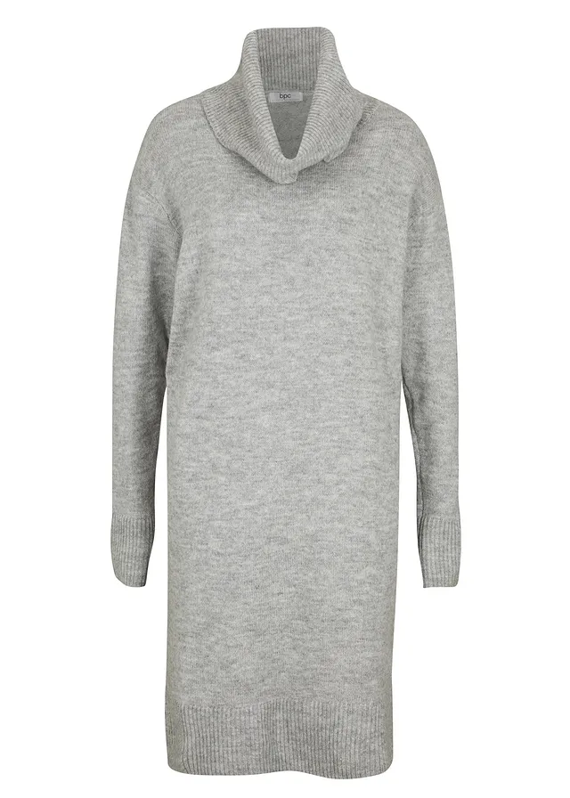 Rochie tricotată oversize cu guler rulat