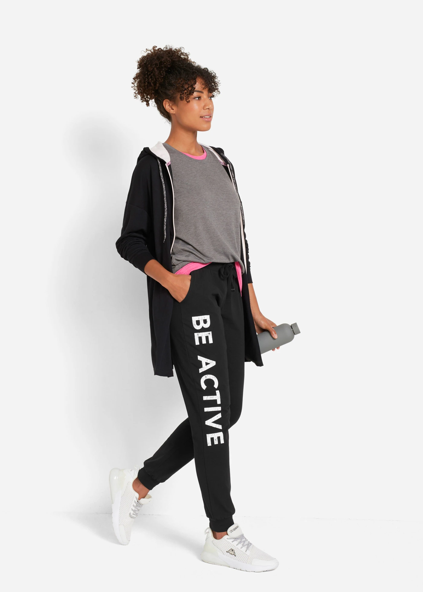 Pantalon de jogging en coton avec imprimé, loose • noir-blanc imprimé • Boutique bonprix