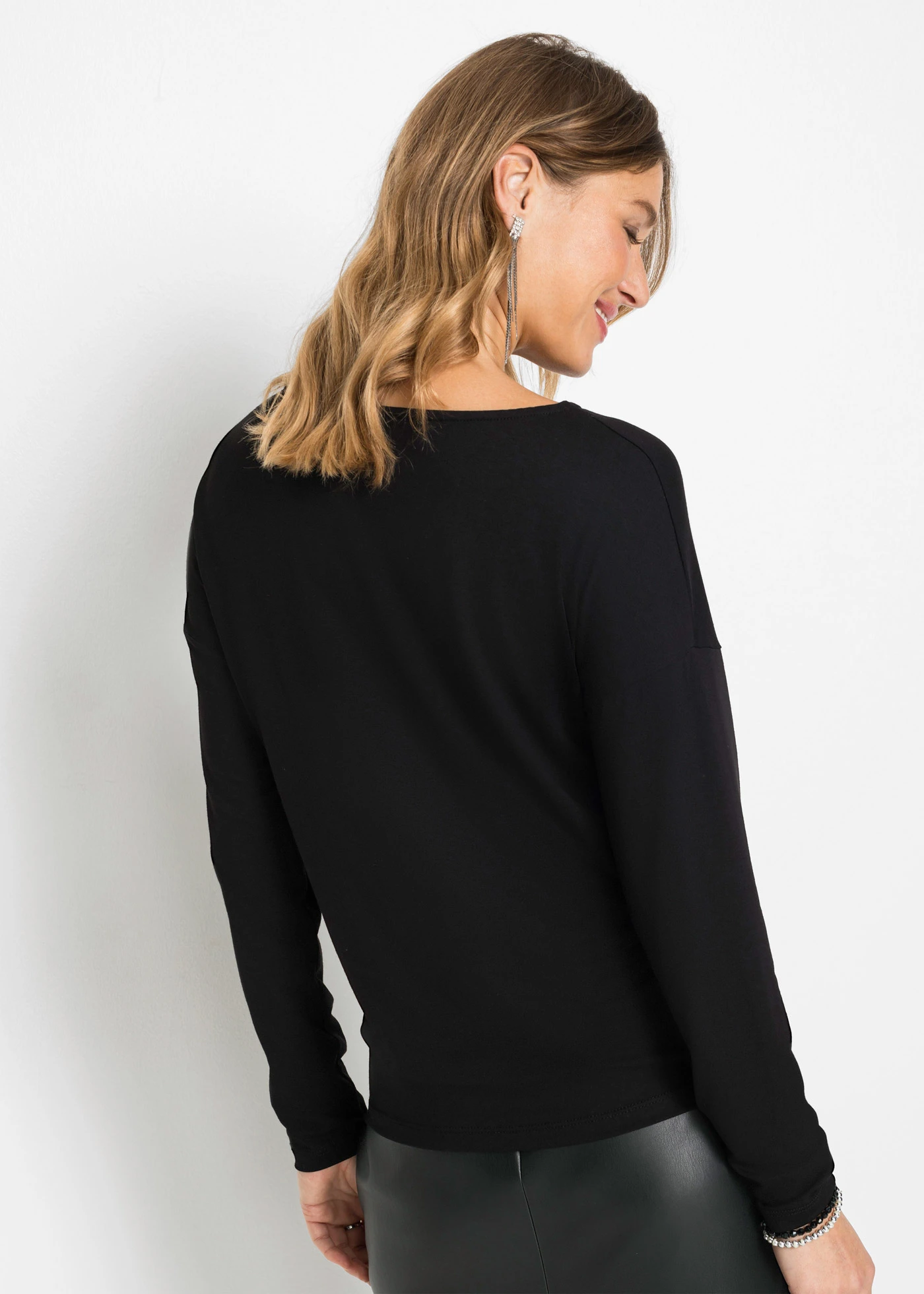 T-shirt en viscose fluide • noir • Boutique bonprix