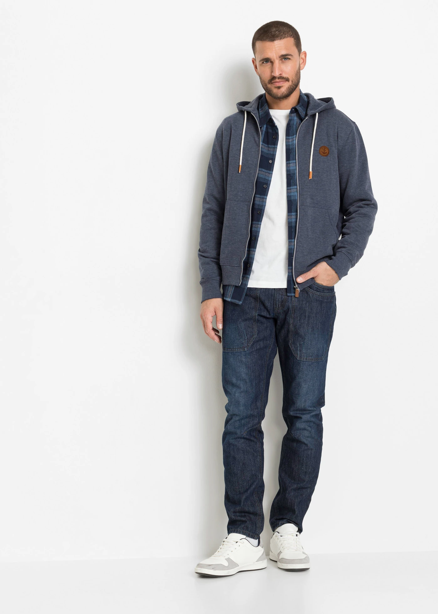 Sweatvest met capuchon en imitatieleleren details • donkerblauw gemêleerd • bonprix online shop