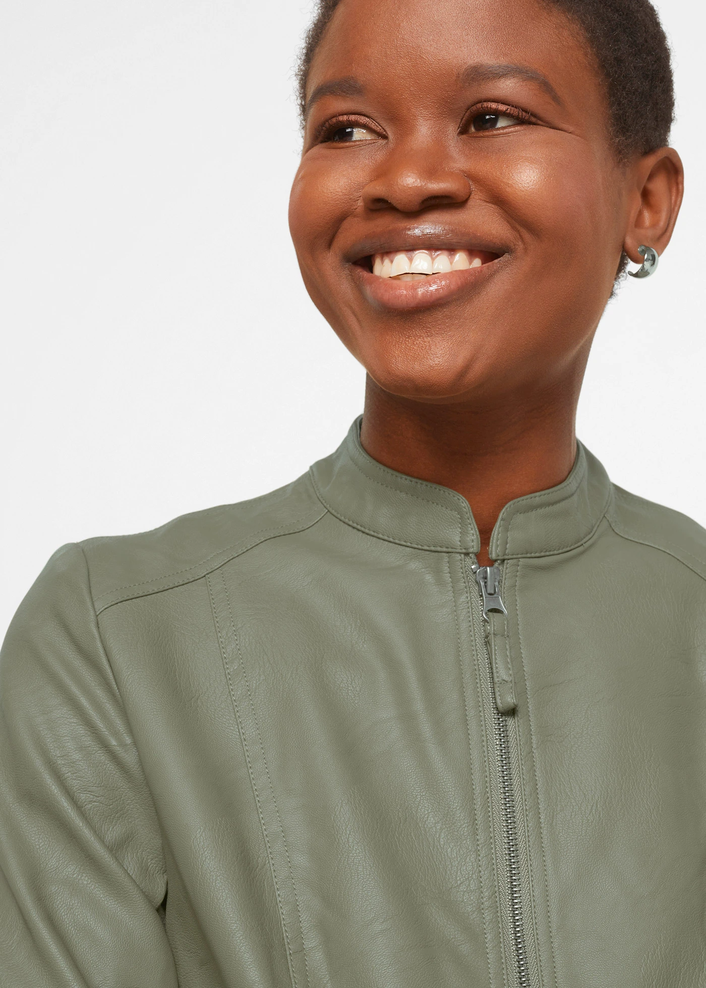 Veste enduite en viscose • olive • Boutique bonprix