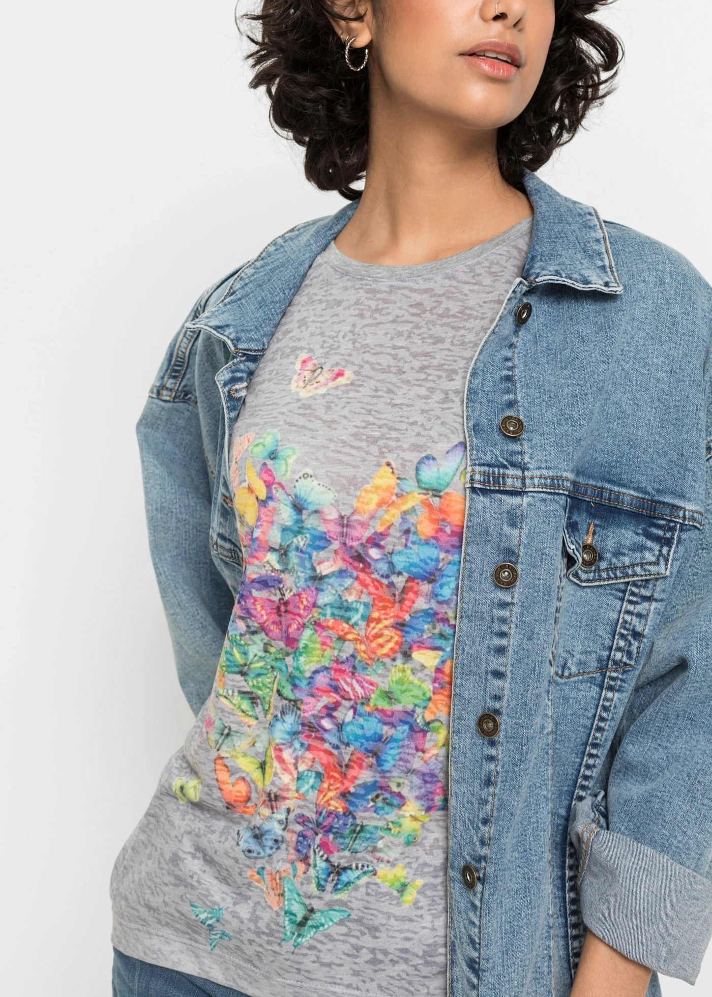 Pillangómintás póló • világosszürke melírozott/mintás • bonprix áruház