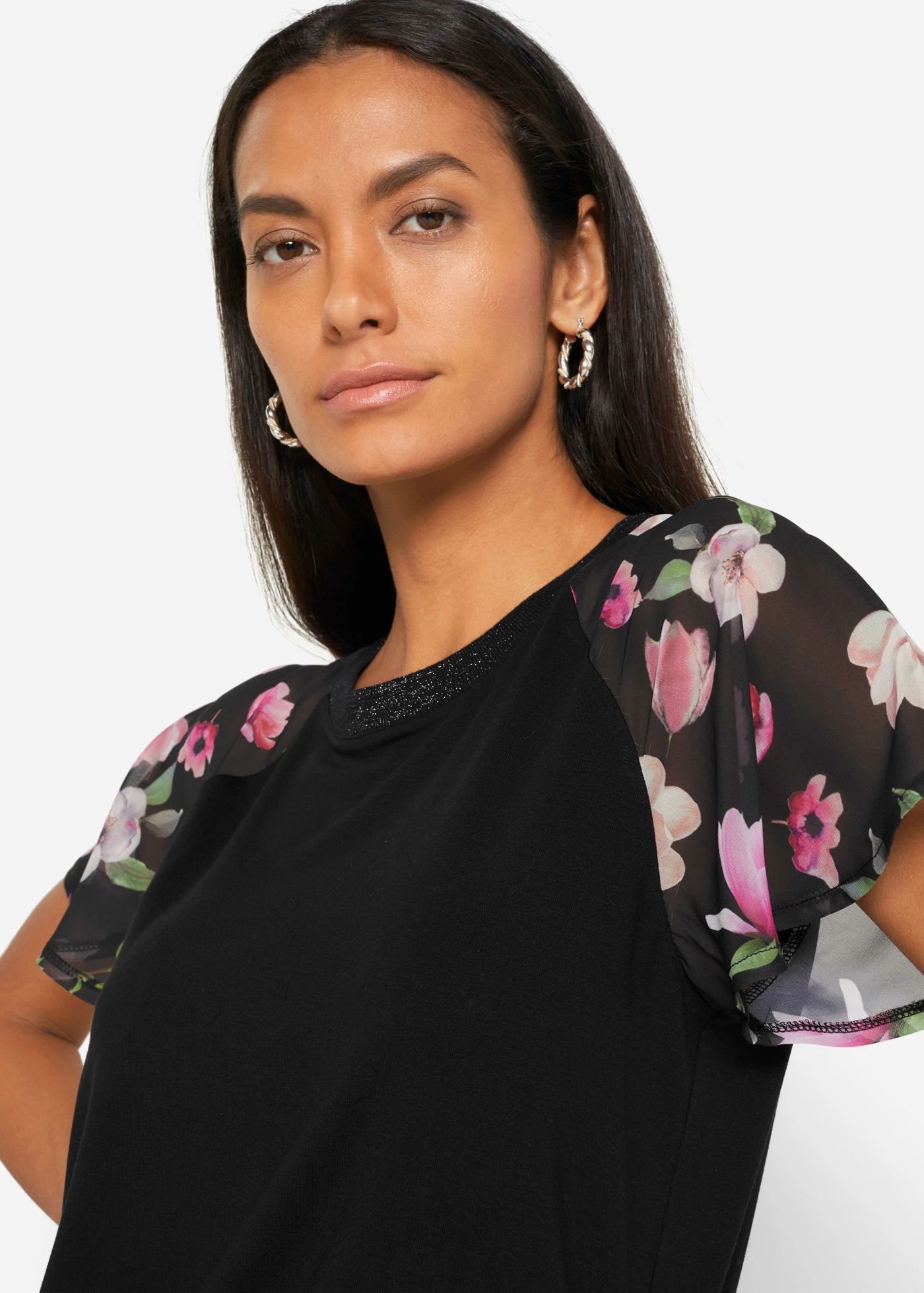 Bluză cu mâneci din șifon • negru înflorat • magazin bonprix