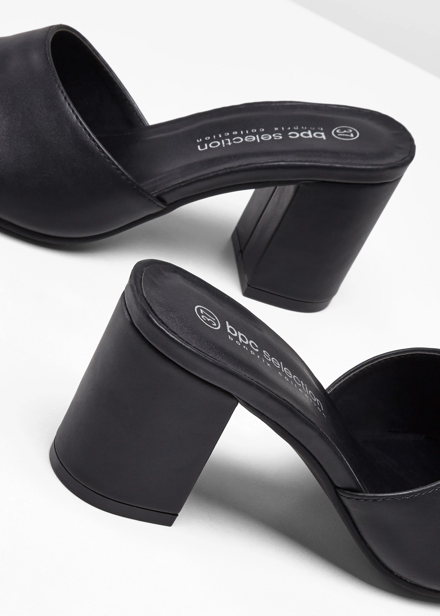Slippers met blokhak • zwart • bonprix online shop
