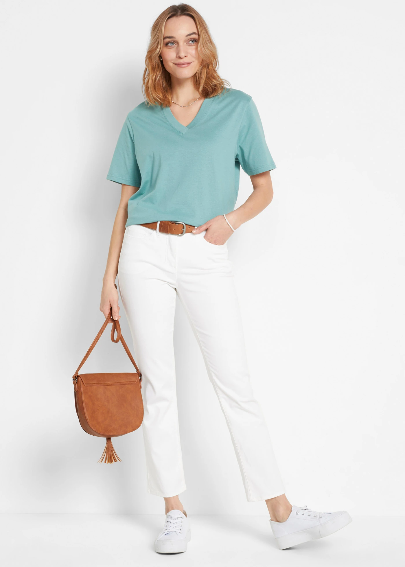 Długi i szeroki T-shirt z dekoltem w serek, krótki rękaw (5 sztuk) • lawendowy+dymny szałwiowy+jasnoróżowy kryształowy+czarny+biały • sklep bonprix