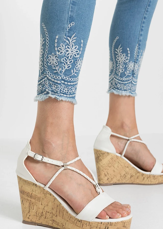 Mid waist skinny jeans, cropped • lichtblauw denim • product-page.page-title-suffix