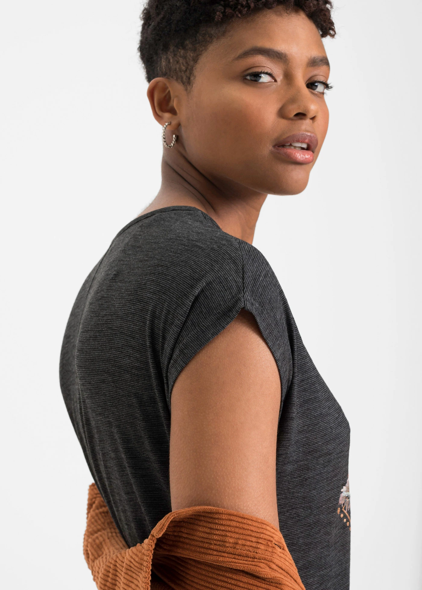 T-shirt van zachte viscosemix • zwart met print • bonprix online shop